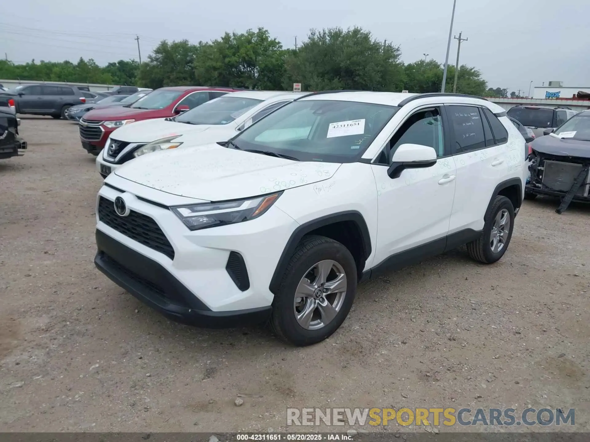 2 fotografías del automóvil dañado 2T3W1RFV9SW374071 TOYOTA RAV4 2025