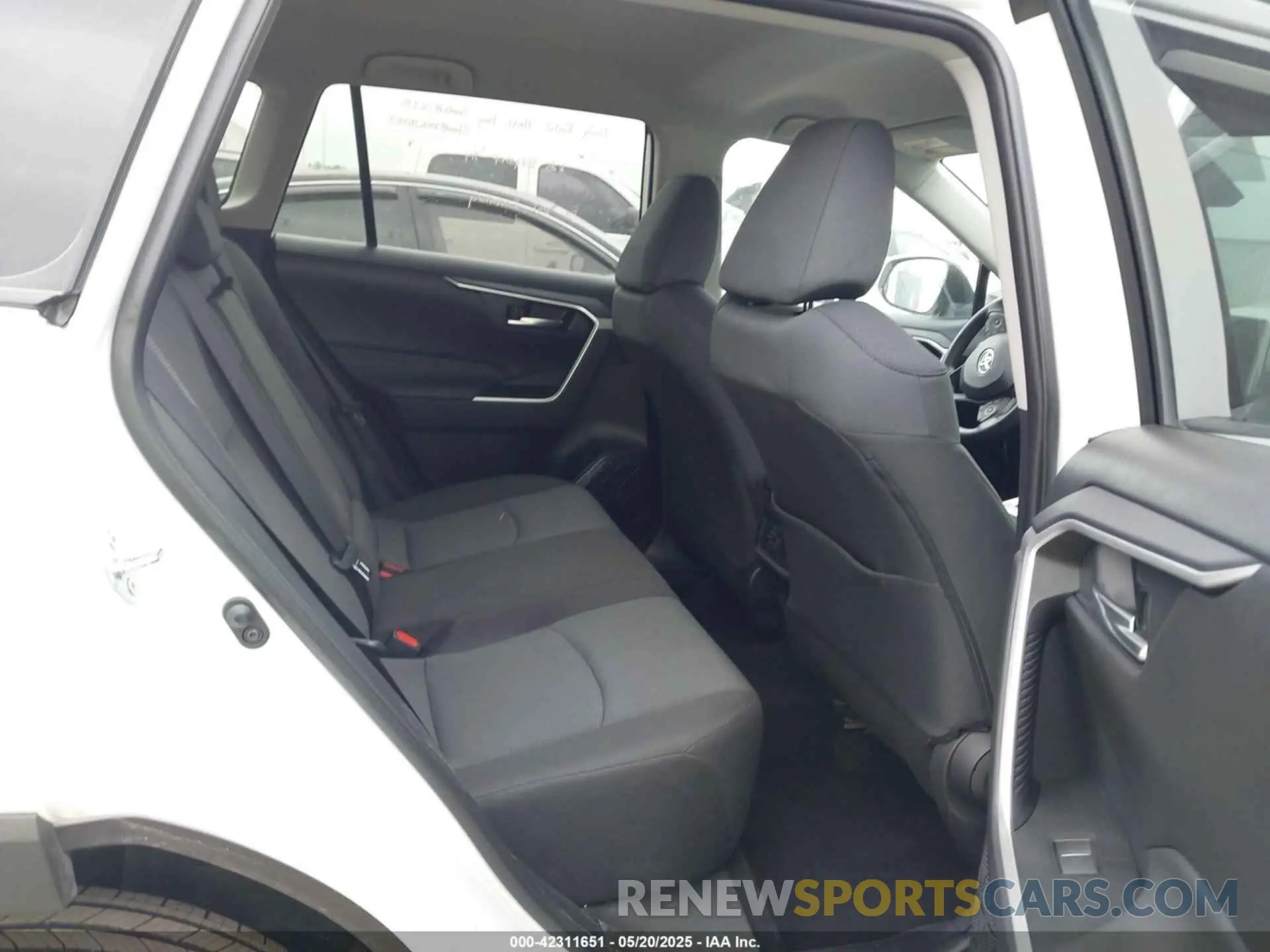 8 fotografías del automóvil dañado 2T3W1RFV9SW374071 TOYOTA RAV4 2025