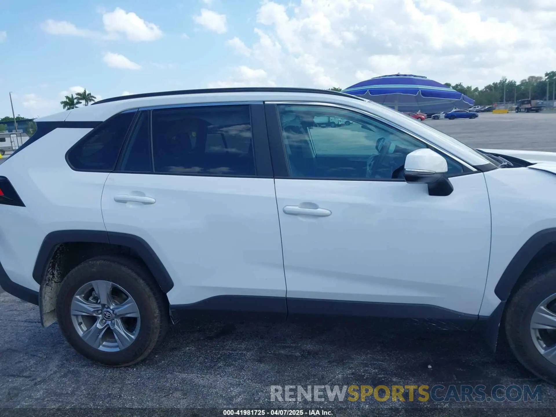14 fotografías del automóvil dañado 2T3W1RFVXSC316097 TOYOTA RAV4 2025