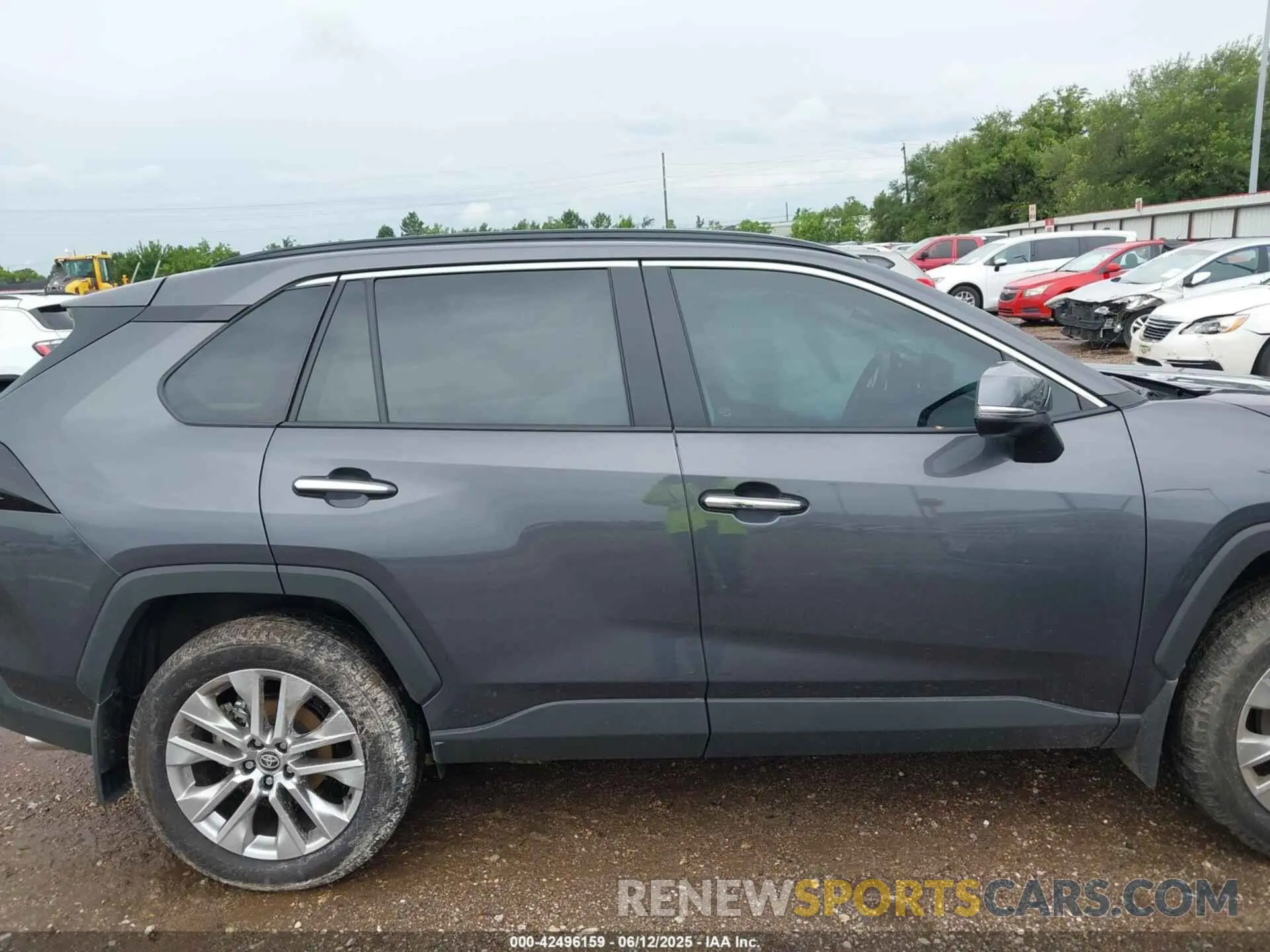 13 fotografías del automóvil dañado 2T3Y1RFV5SW373024 TOYOTA RAV4 2025