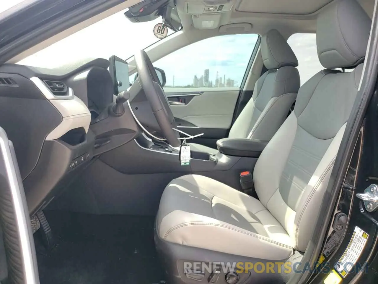 7 fotografías del automóvil dañado 4T3B6RFV0SU181775 TOYOTA RAV4 2025