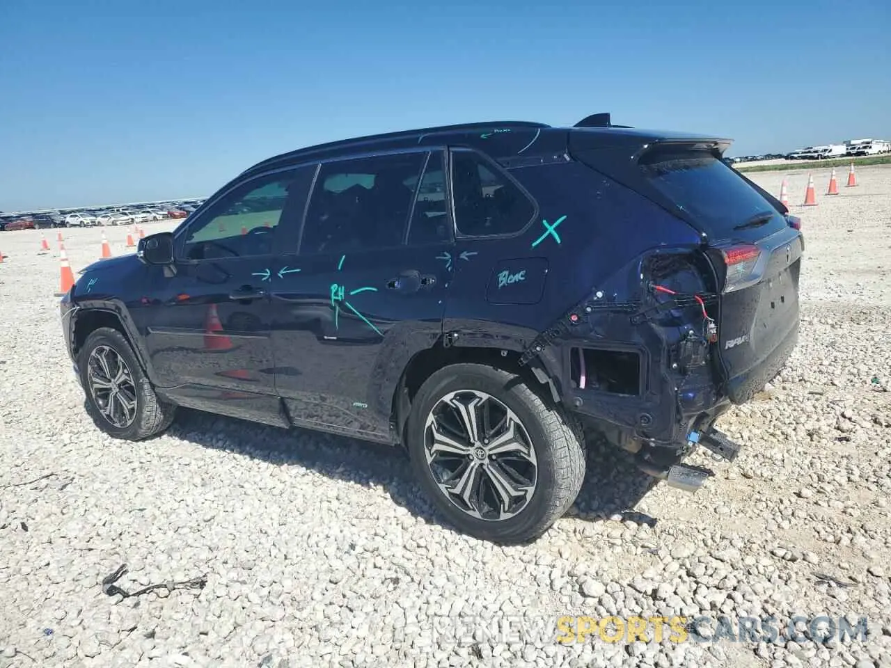 2 fotografías del automóvil dañado JTMEB3FV1SD236804 TOYOTA RAV4 2025
