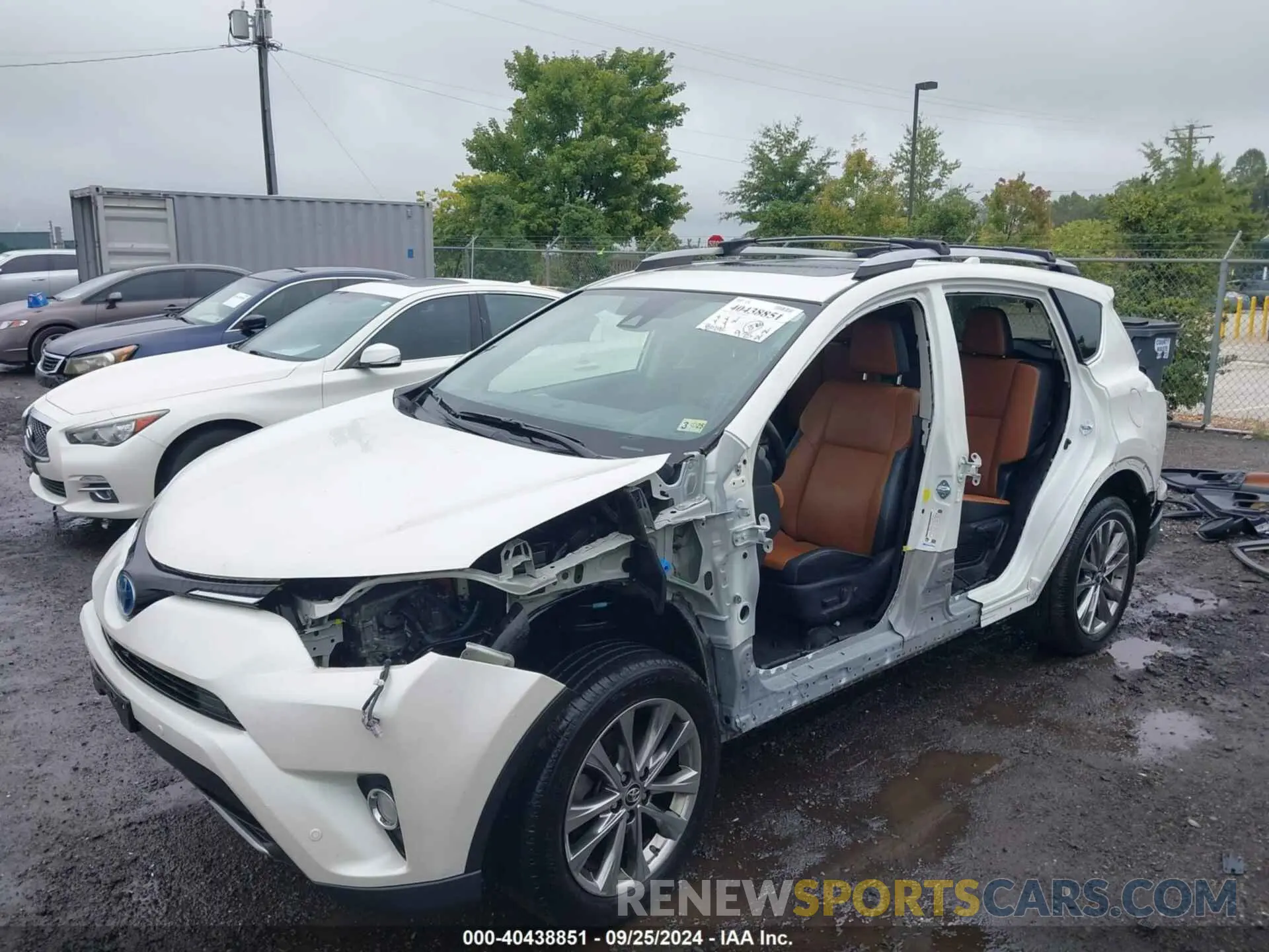 2 fotografías del automóvil dañado JTMDJREV0HD107531 TOYOTA RAV4 HYBRID 2017