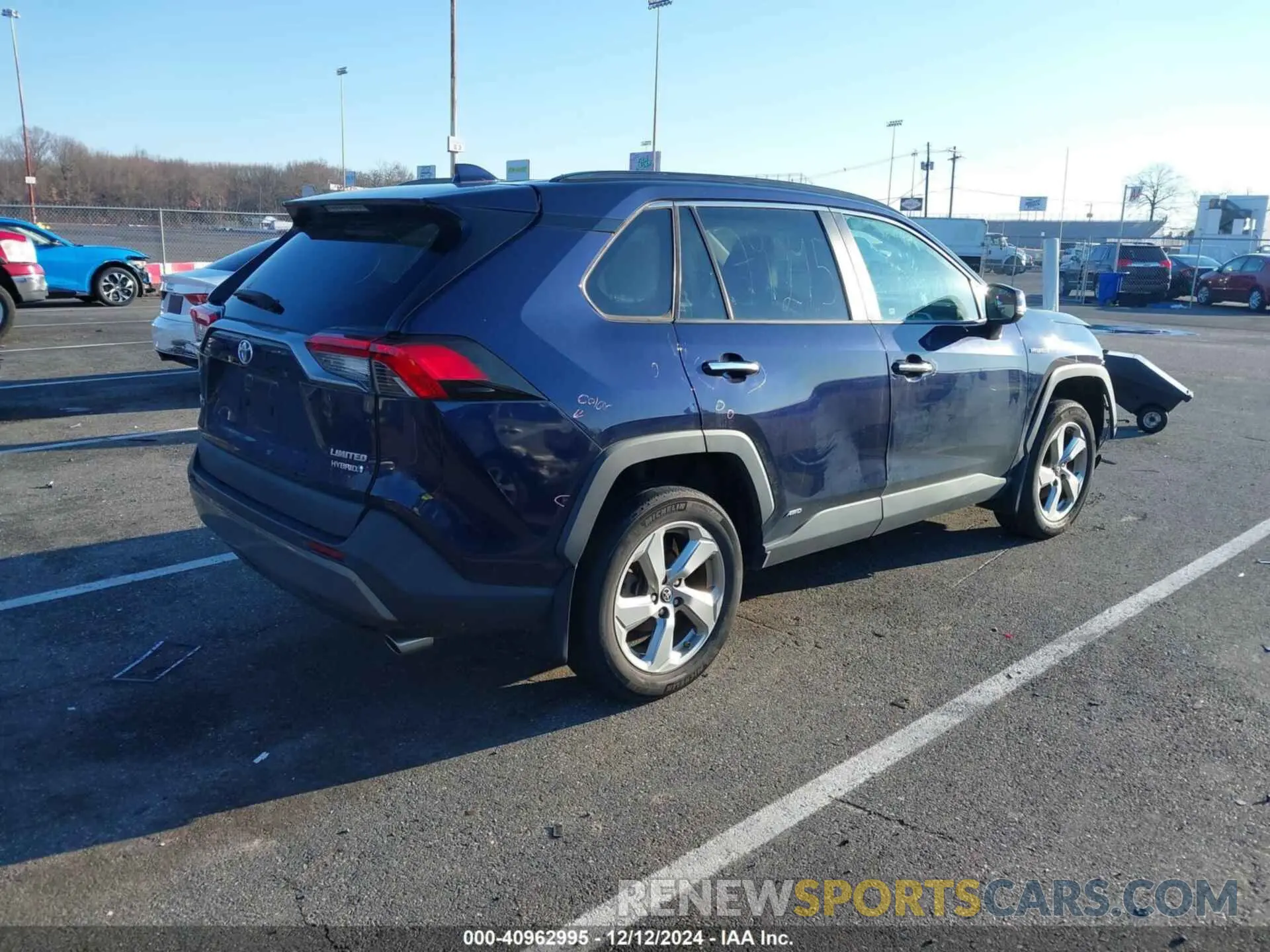 4 fotografías del automóvil dañado 2T3DWRFV2KW042692 TOYOTA RAV4 HYBRID 2019