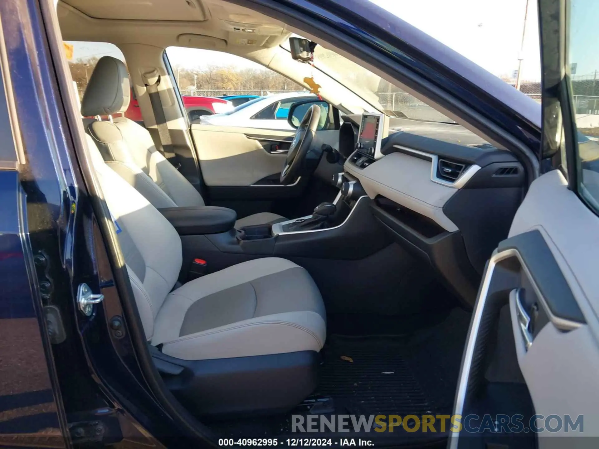 5 fotografías del automóvil dañado 2T3DWRFV2KW042692 TOYOTA RAV4 HYBRID 2019