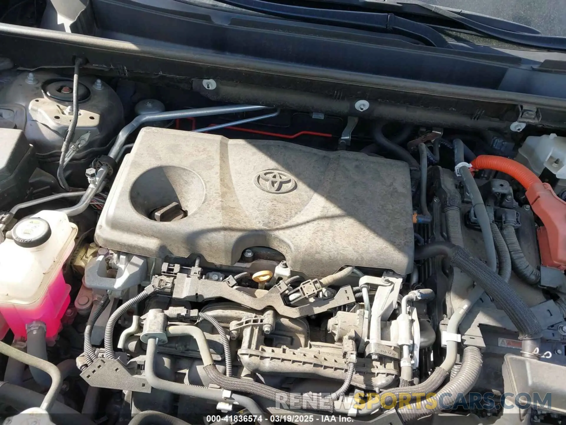 10 fotografías del automóvil dañado 2T3DWRFV3KW042748 TOYOTA RAV4 HYBRID 2019