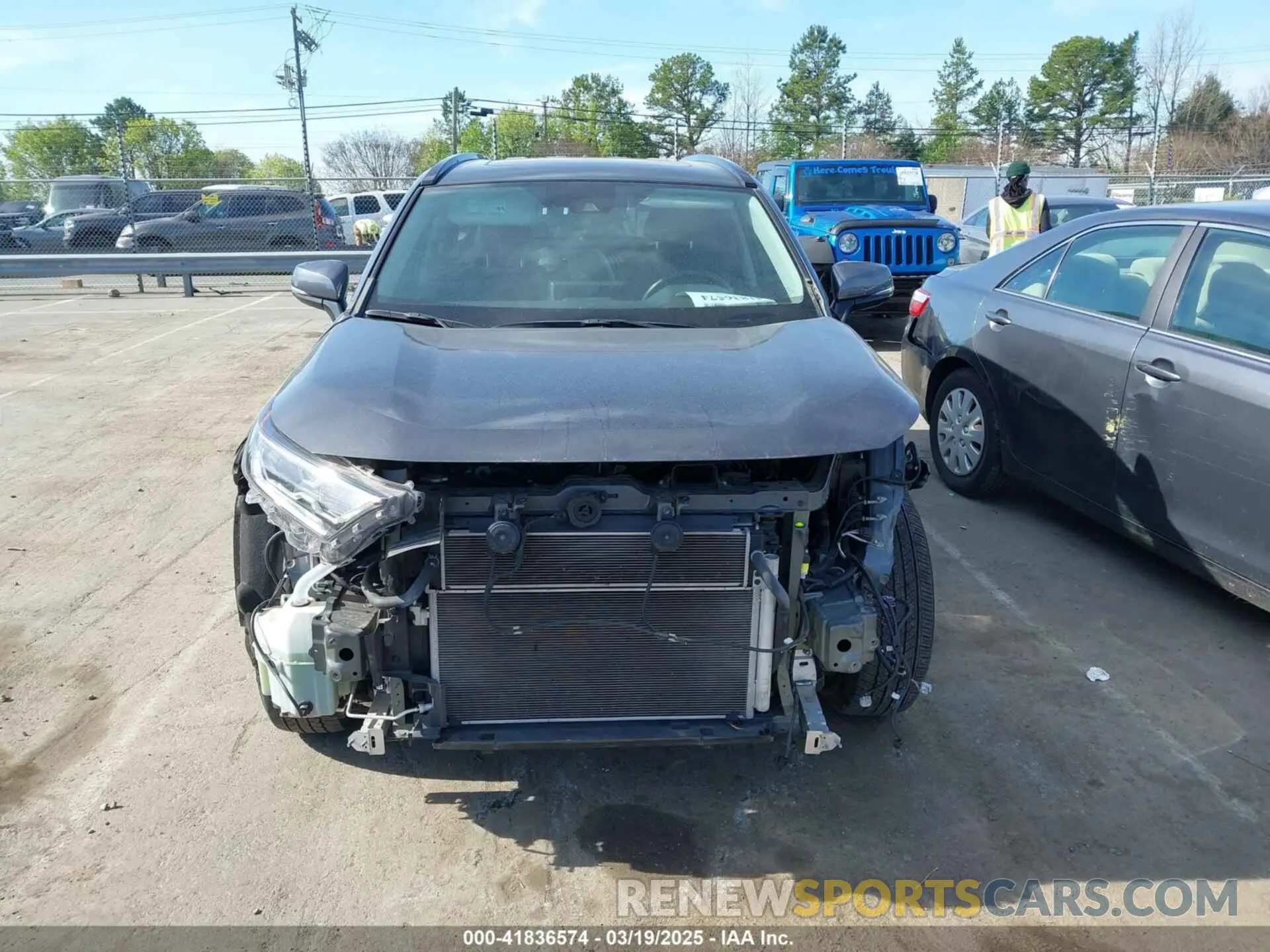 12 fotografías del automóvil dañado 2T3DWRFV3KW042748 TOYOTA RAV4 HYBRID 2019