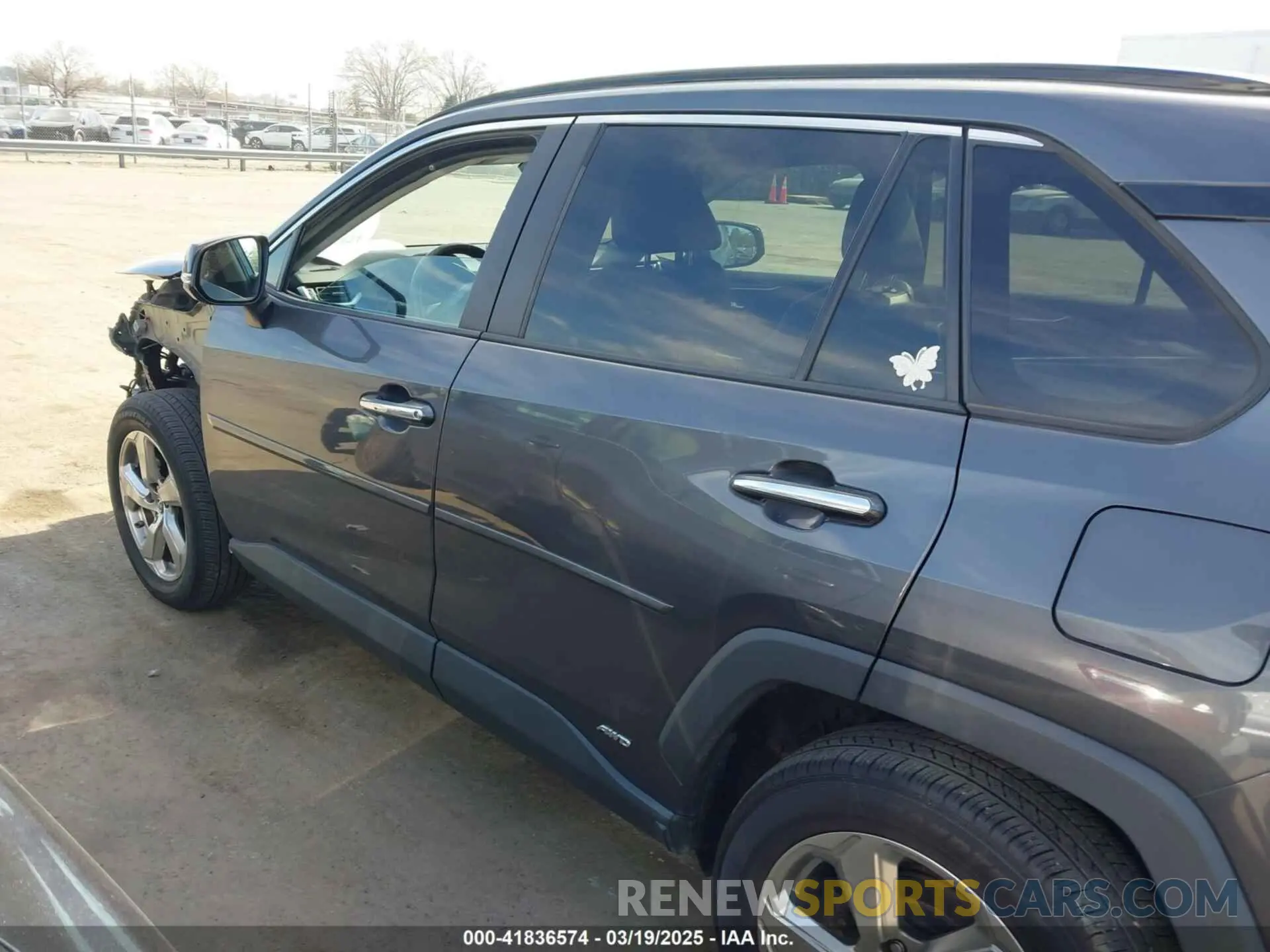 14 fotografías del automóvil dañado 2T3DWRFV3KW042748 TOYOTA RAV4 HYBRID 2019