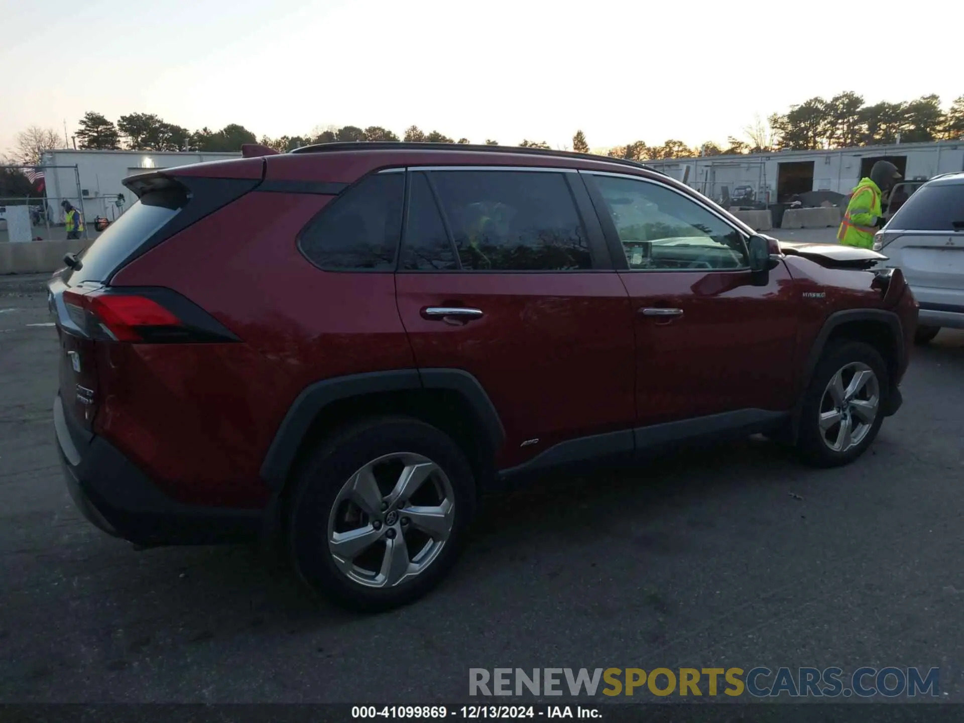 4 fotografías del automóvil dañado 2T3DWRFV5KW021965 TOYOTA RAV4 HYBRID 2019