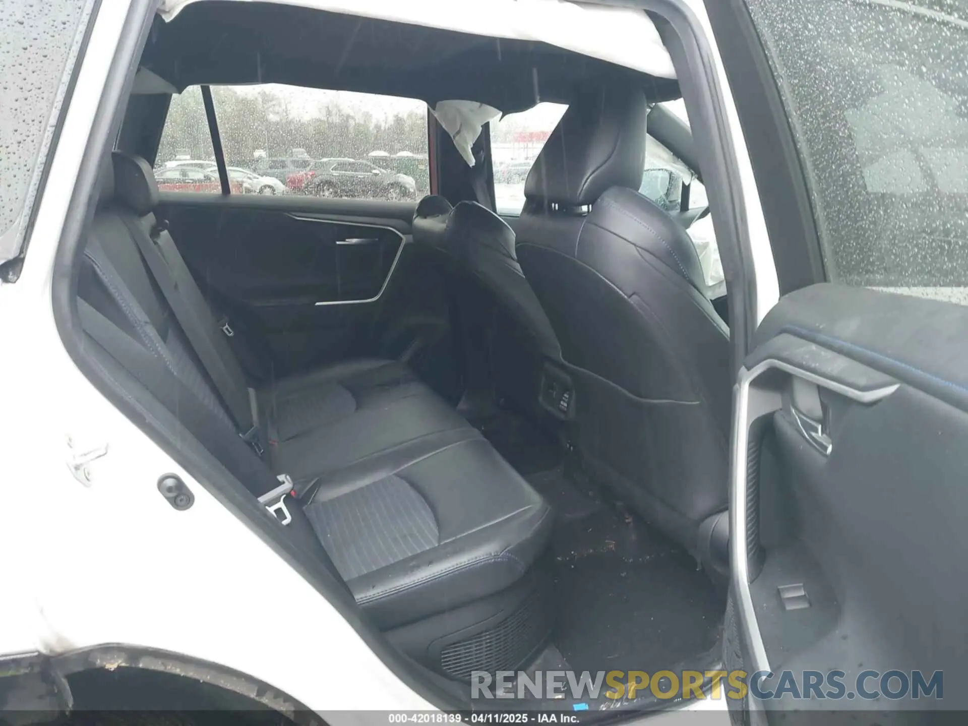 8 fotografías del automóvil dañado 2T3EWRFV7KW033054 TOYOTA RAV4 HYBRID 2019
