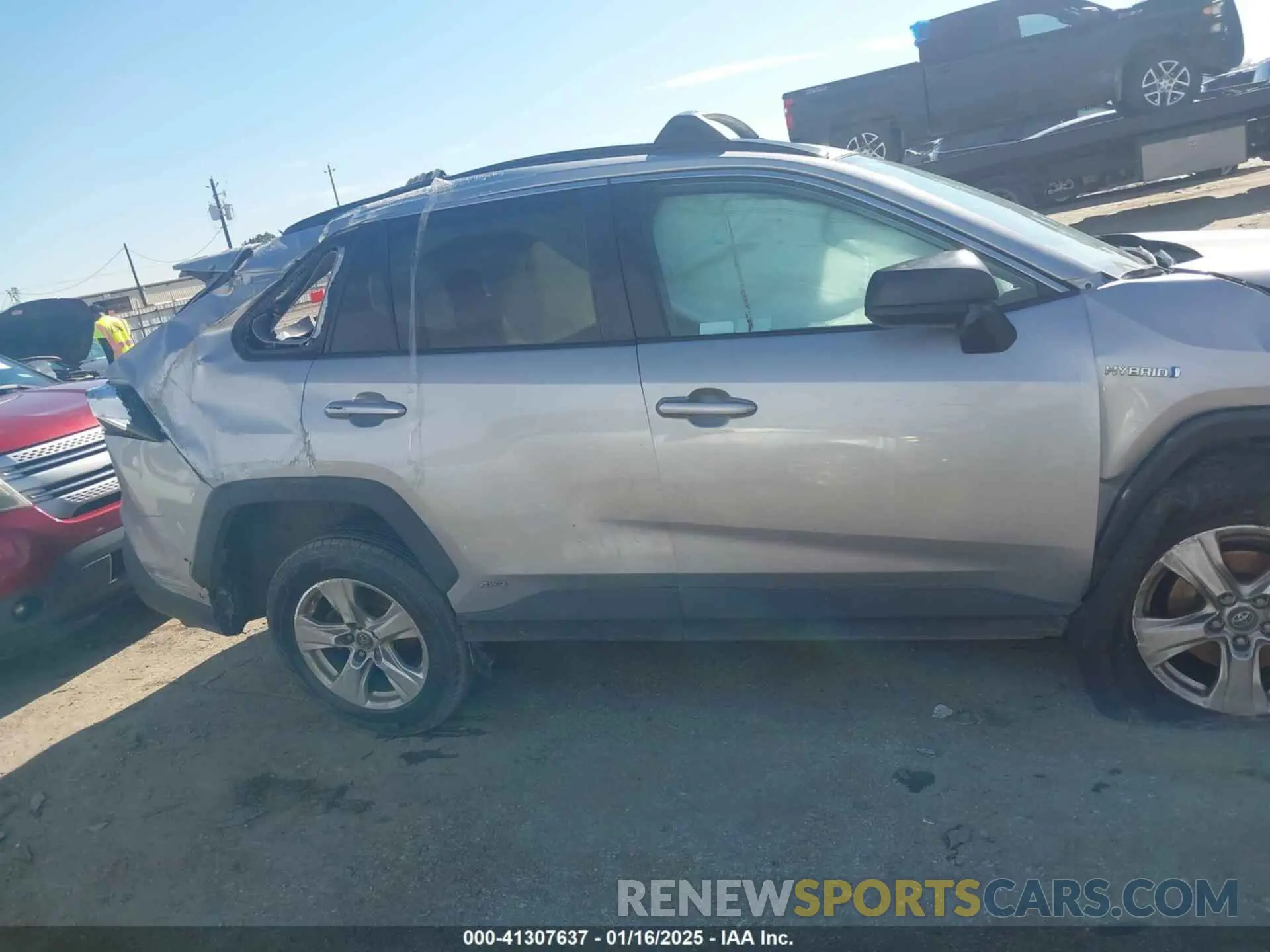 13 fotografías del automóvil dañado 2T3LWRFV2KW029517 TOYOTA RAV4 HYBRID 2019