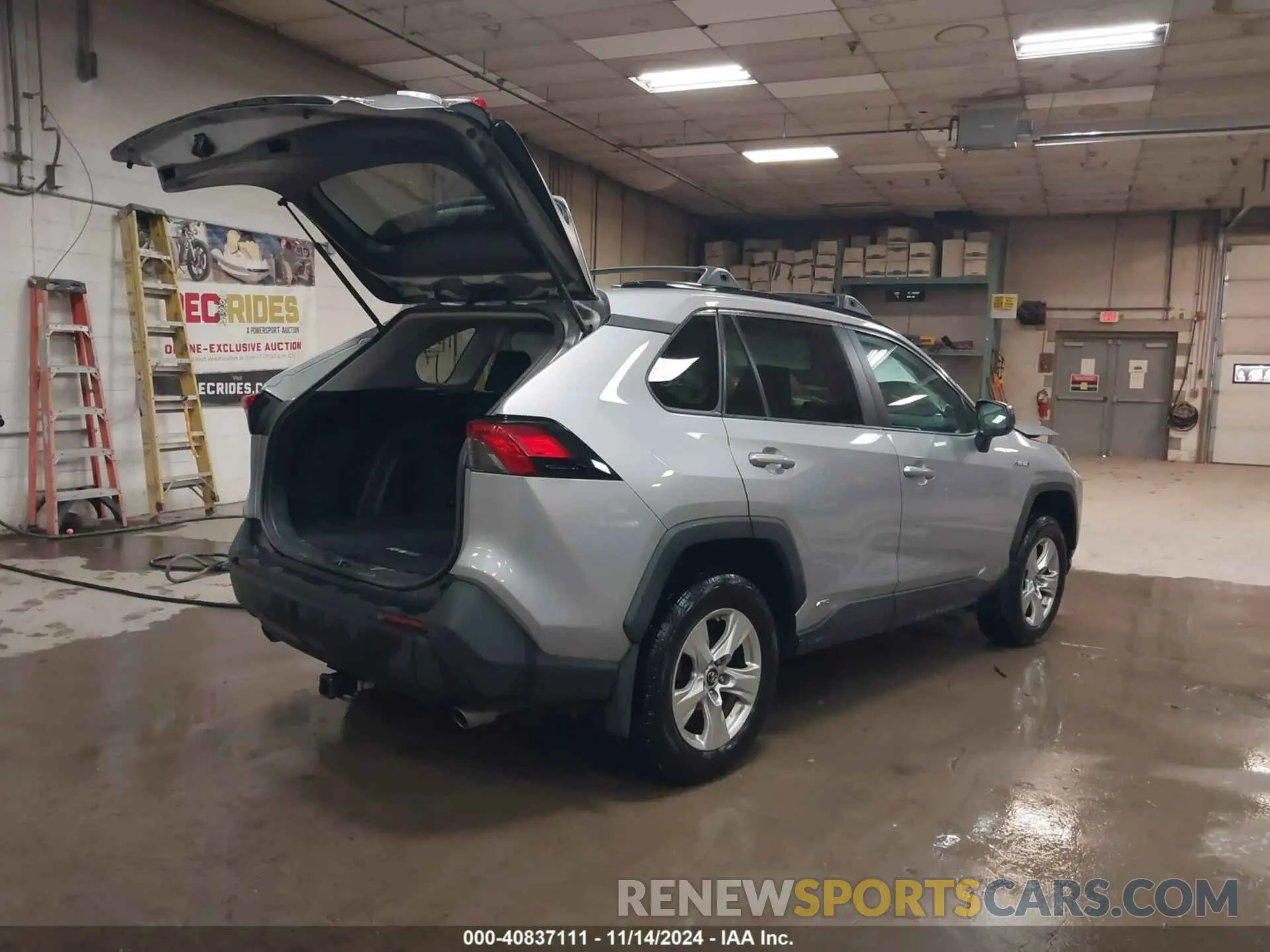 4 fotografías del automóvil dañado 2T3LWRFV9KW023763 TOYOTA RAV4 HYBRID 2019