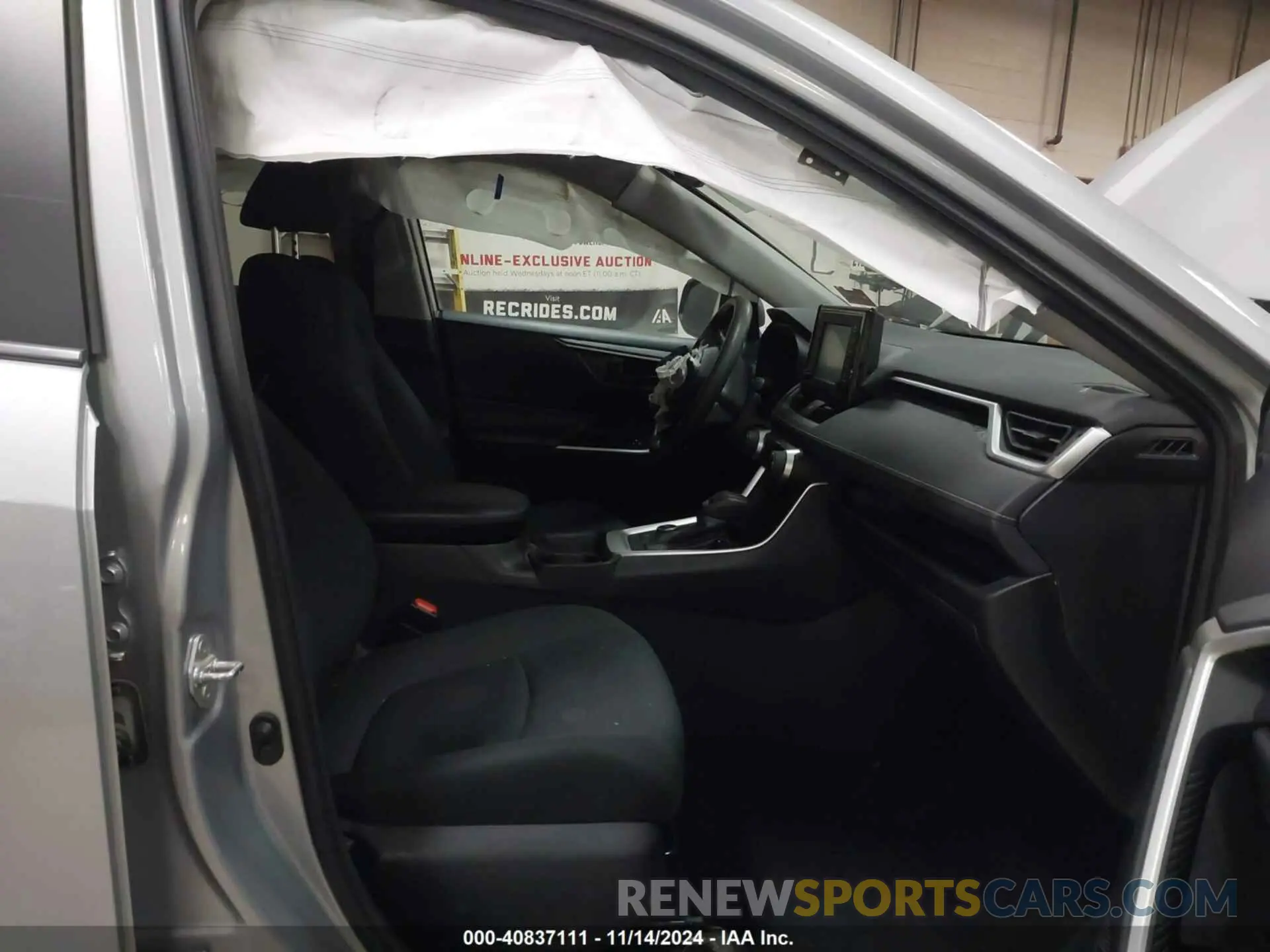 5 fotografías del automóvil dañado 2T3LWRFV9KW023763 TOYOTA RAV4 HYBRID 2019