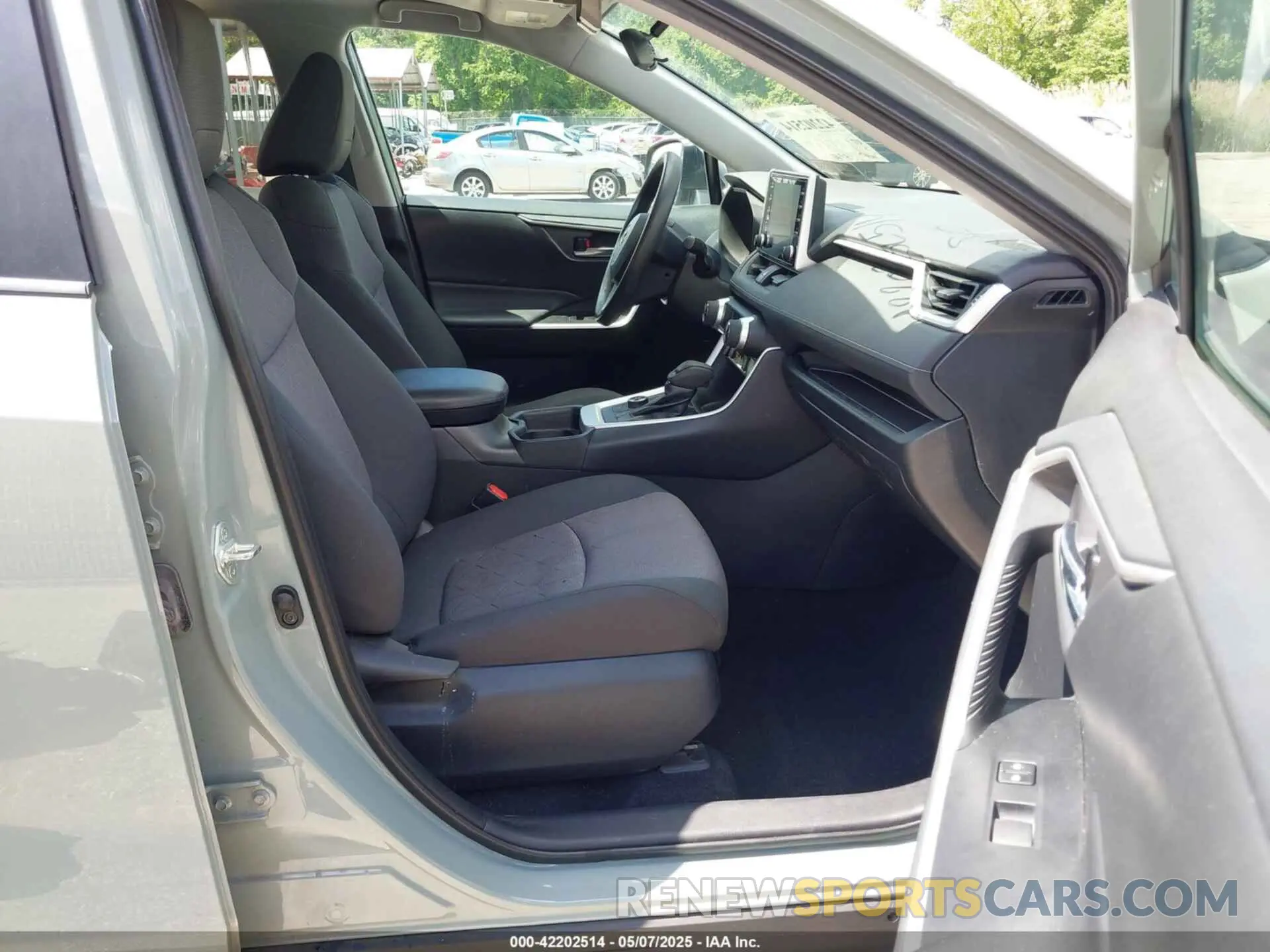 5 fotografías del automóvil dañado 2T3RWRFV1KW030037 TOYOTA RAV4 HYBRID 2019