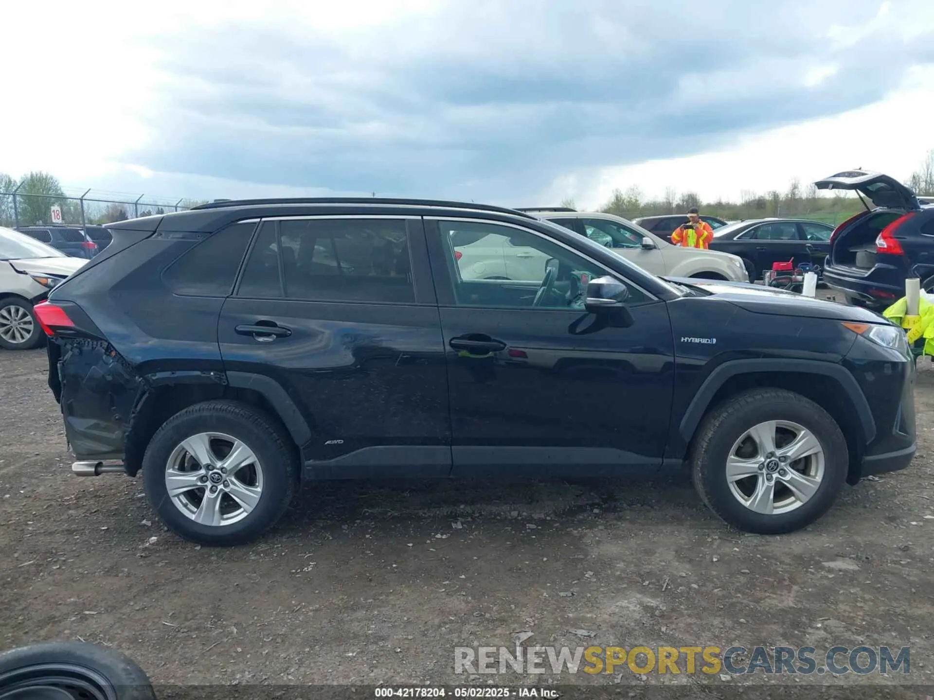14 fotografías del automóvil dañado 2T3RWRFV3KW010551 TOYOTA RAV4 HYBRID 2019
