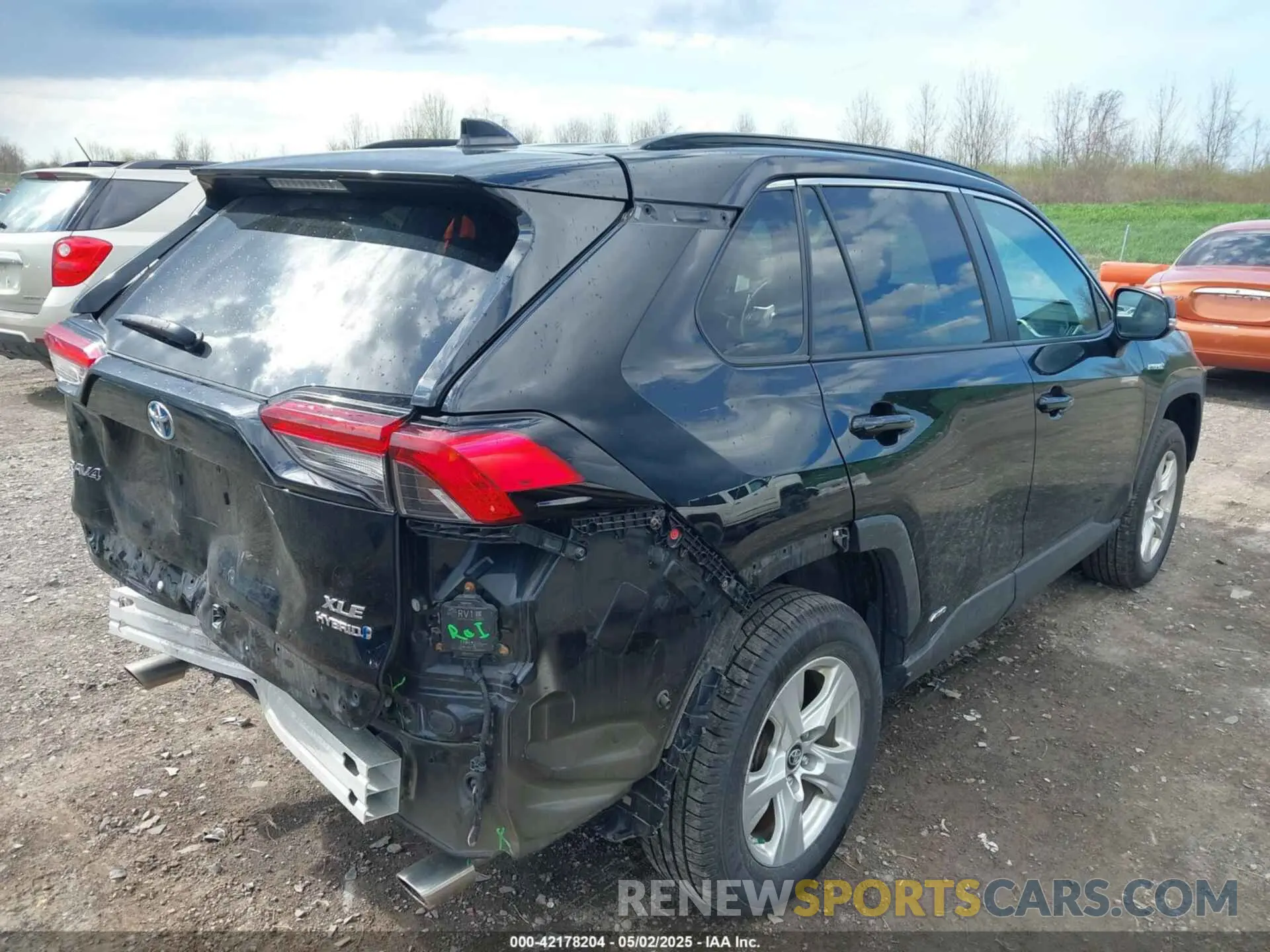 4 fotografías del automóvil dañado 2T3RWRFV3KW010551 TOYOTA RAV4 HYBRID 2019