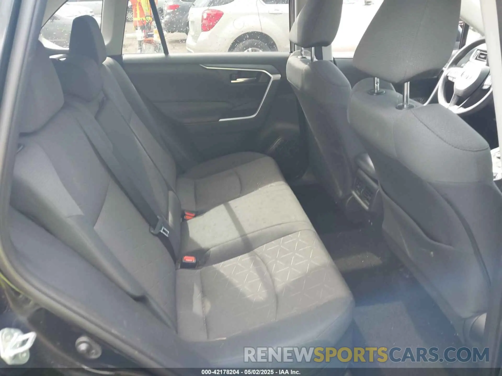 8 fotografías del automóvil dañado 2T3RWRFV3KW010551 TOYOTA RAV4 HYBRID 2019