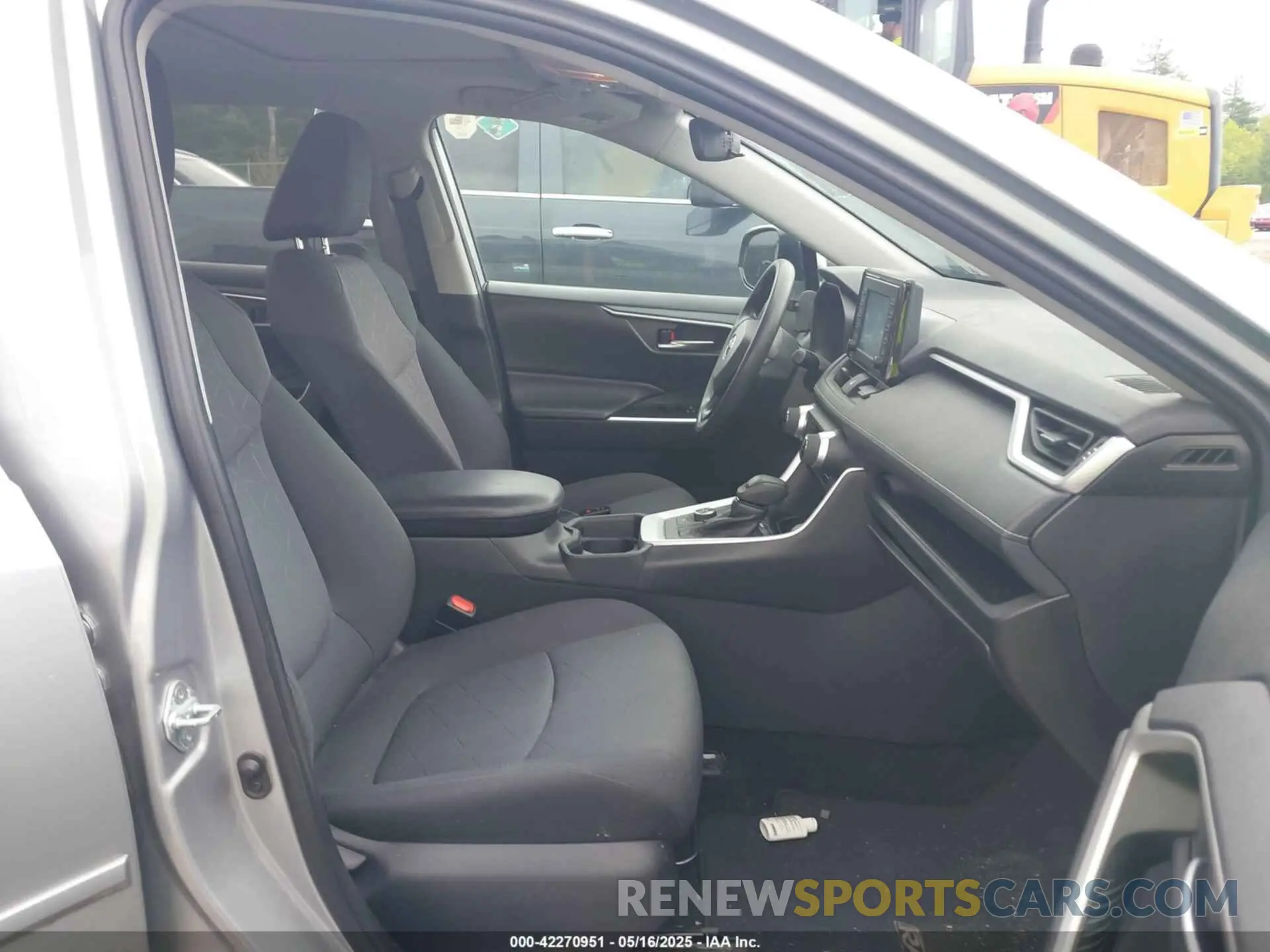 5 fotografías del automóvil dañado 2T3RWRFV5KW004833 TOYOTA RAV4 HYBRID 2019