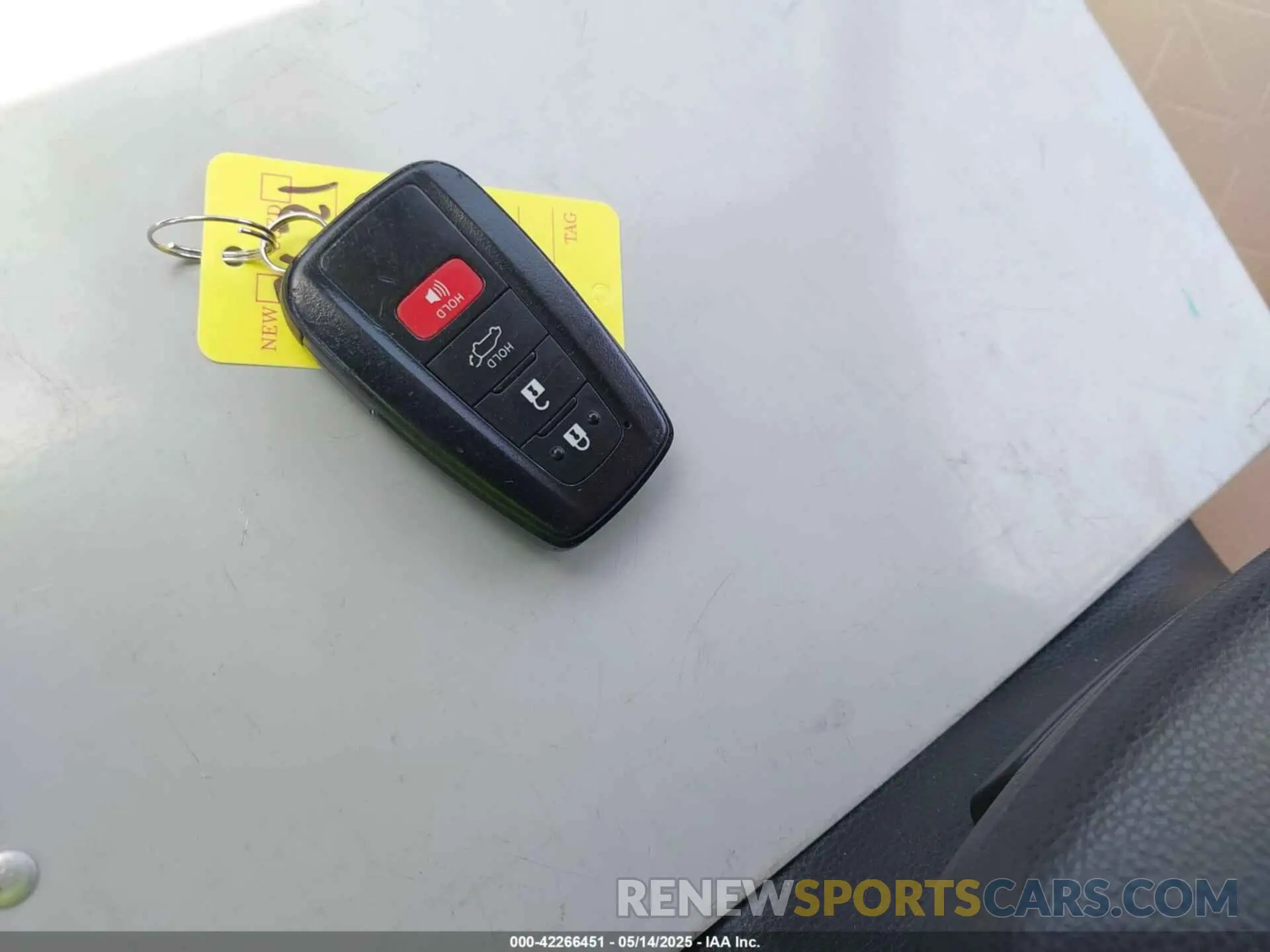 11 fotografías del automóvil dañado 2T3RWRFV7KW042080 TOYOTA RAV4 HYBRID 2019