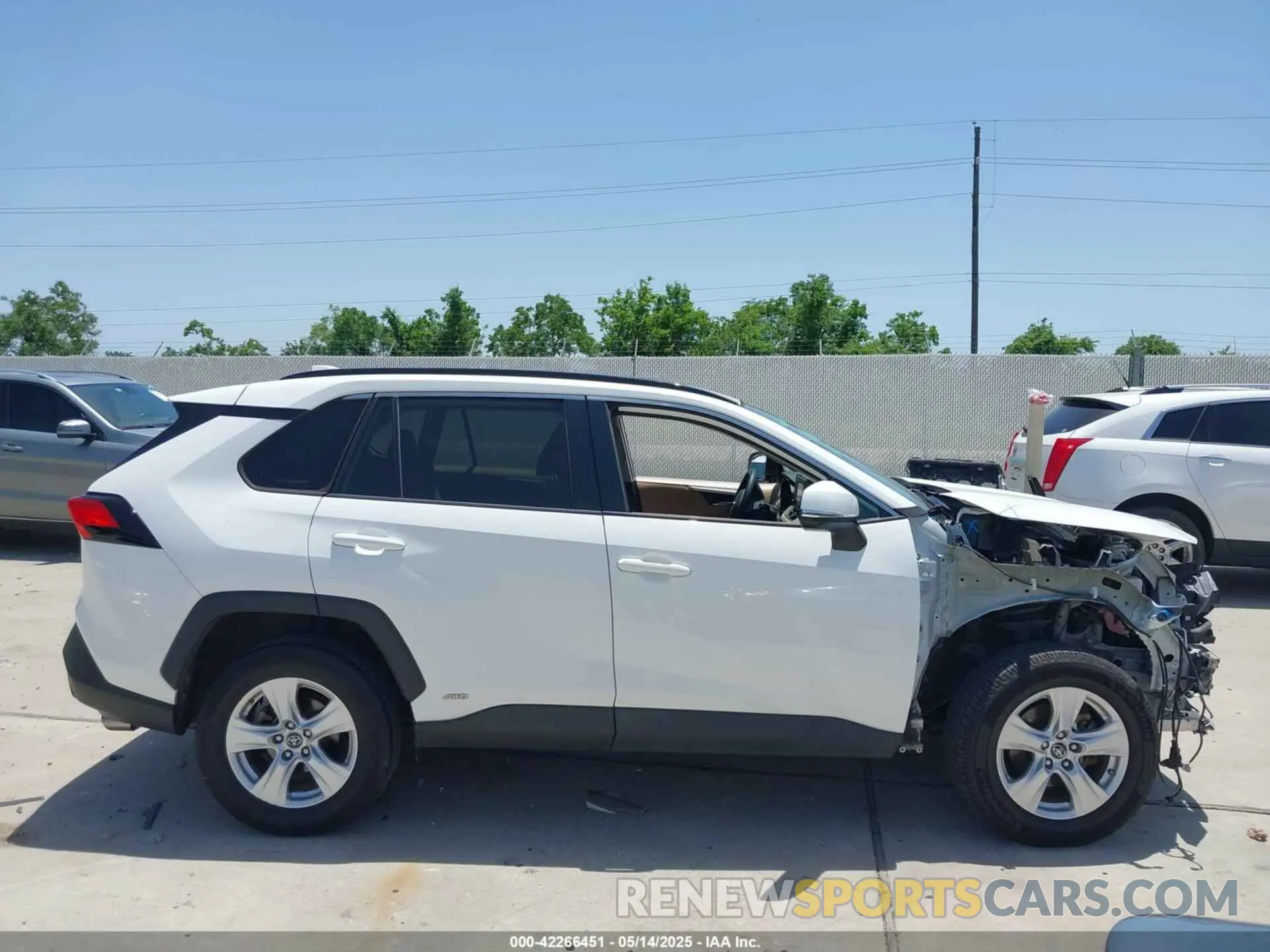 13 fotografías del automóvil dañado 2T3RWRFV7KW042080 TOYOTA RAV4 HYBRID 2019