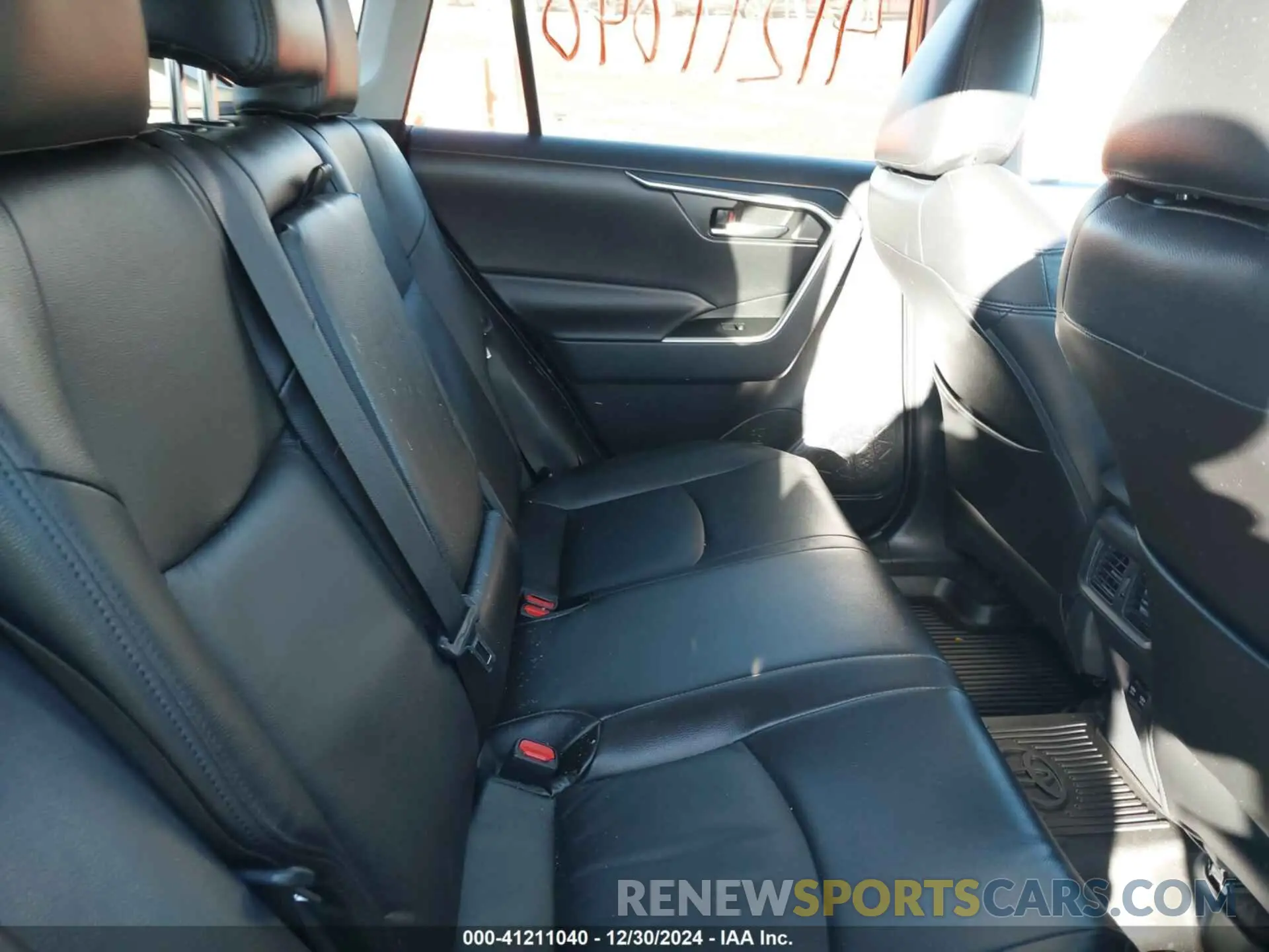 8 fotografías del automóvil dañado 2T3RWRFV8KW028303 TOYOTA RAV4 HYBRID 2019