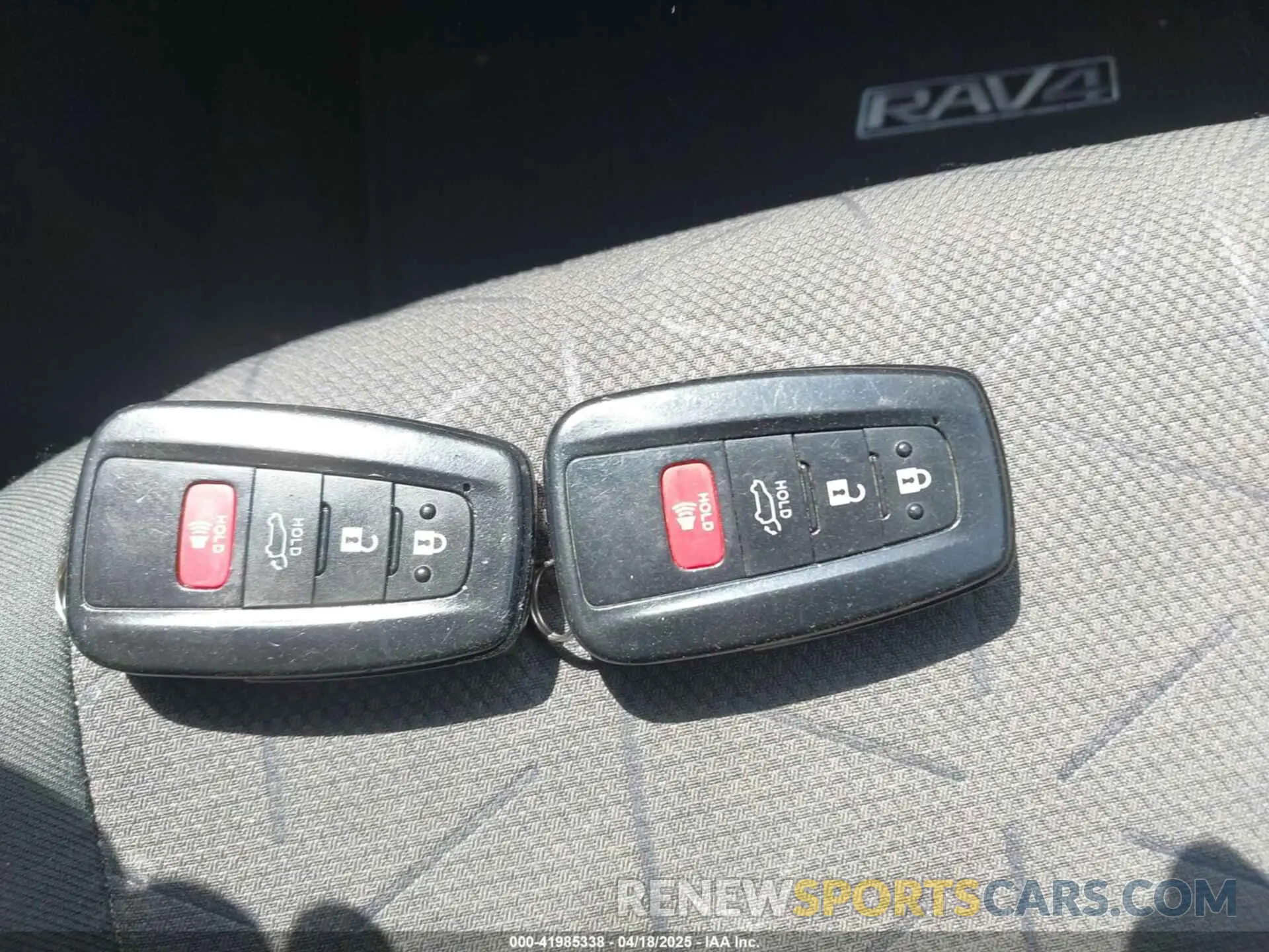 11 fotografías del automóvil dañado 2T3RWRFV8KW032190 TOYOTA RAV4 HYBRID 2019