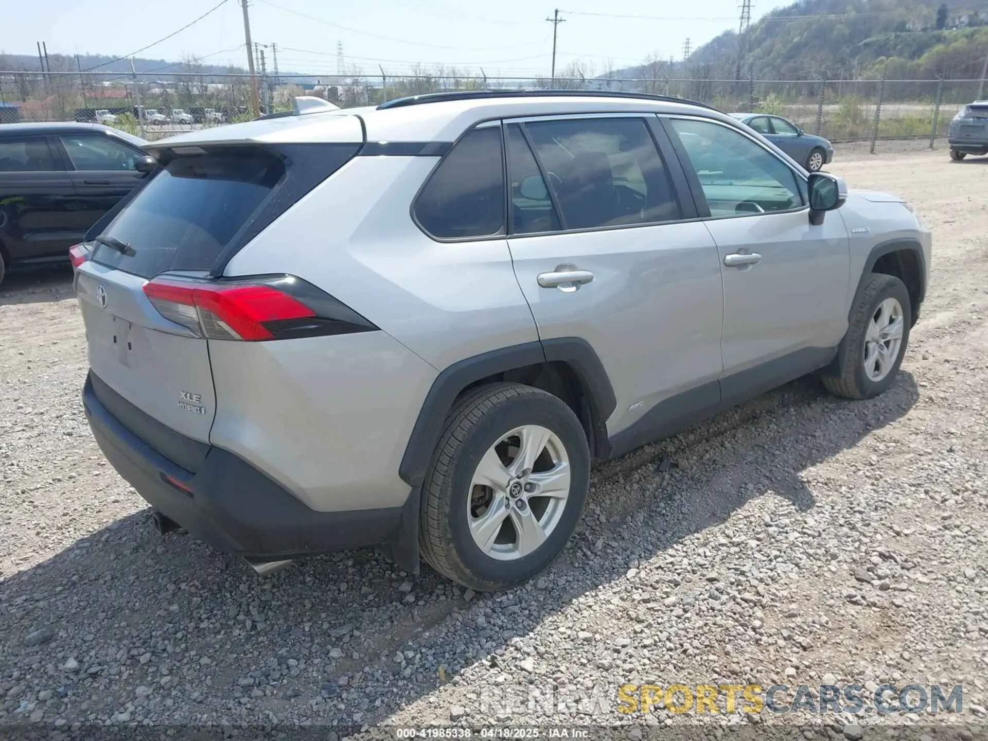 4 fotografías del automóvil dañado 2T3RWRFV8KW032190 TOYOTA RAV4 HYBRID 2019