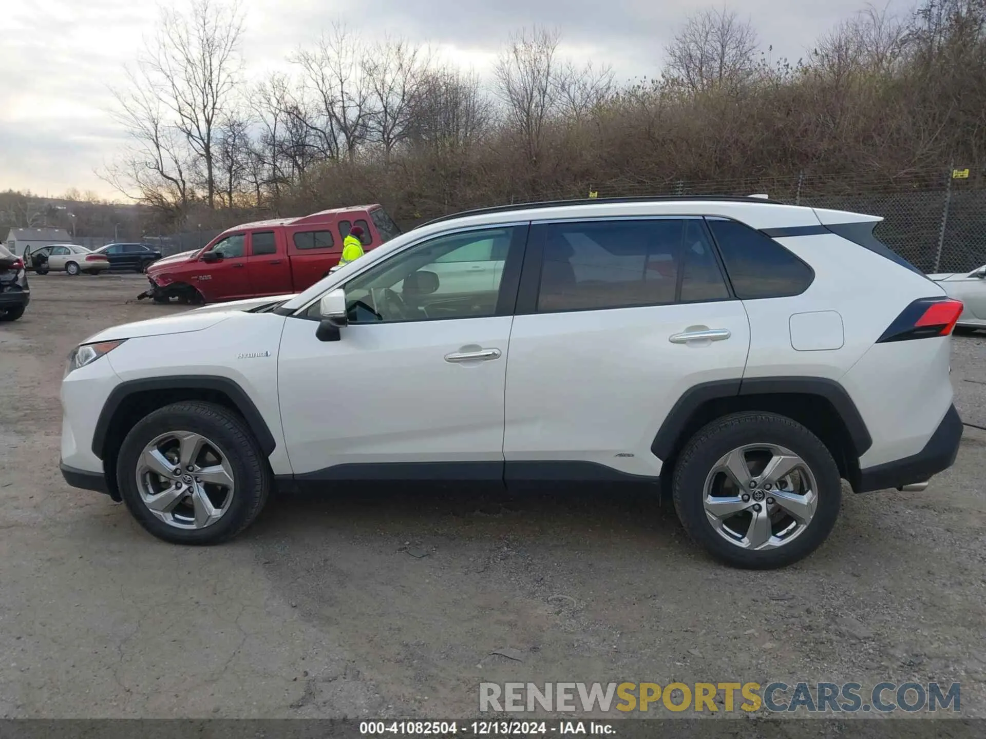 14 fotografías del automóvil dañado JTMDWRFV0KD010997 TOYOTA RAV4 HYBRID 2019