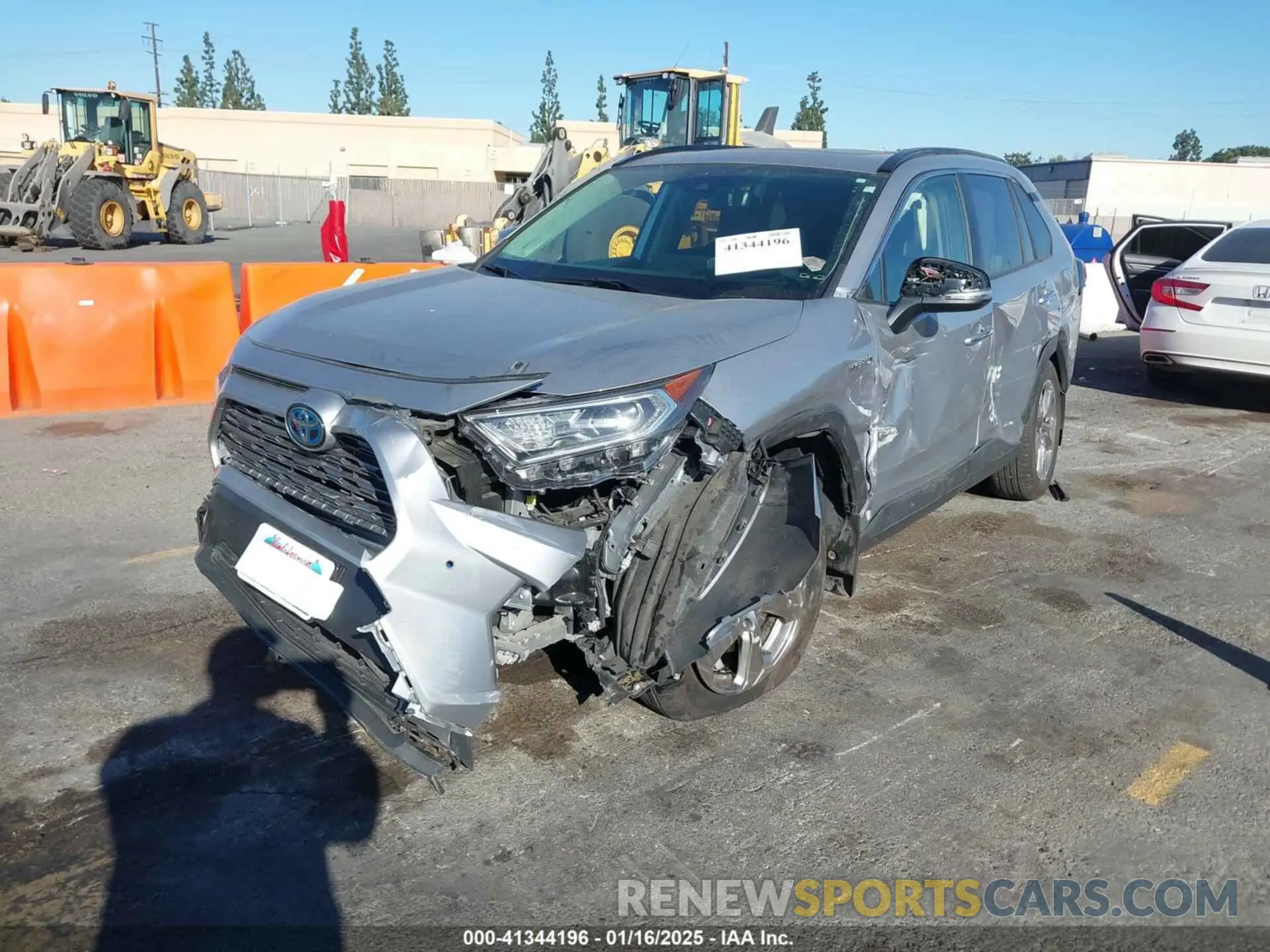 2 fotografías del automóvil dañado JTMDWRFV5KD007139 TOYOTA RAV4 HYBRID 2019