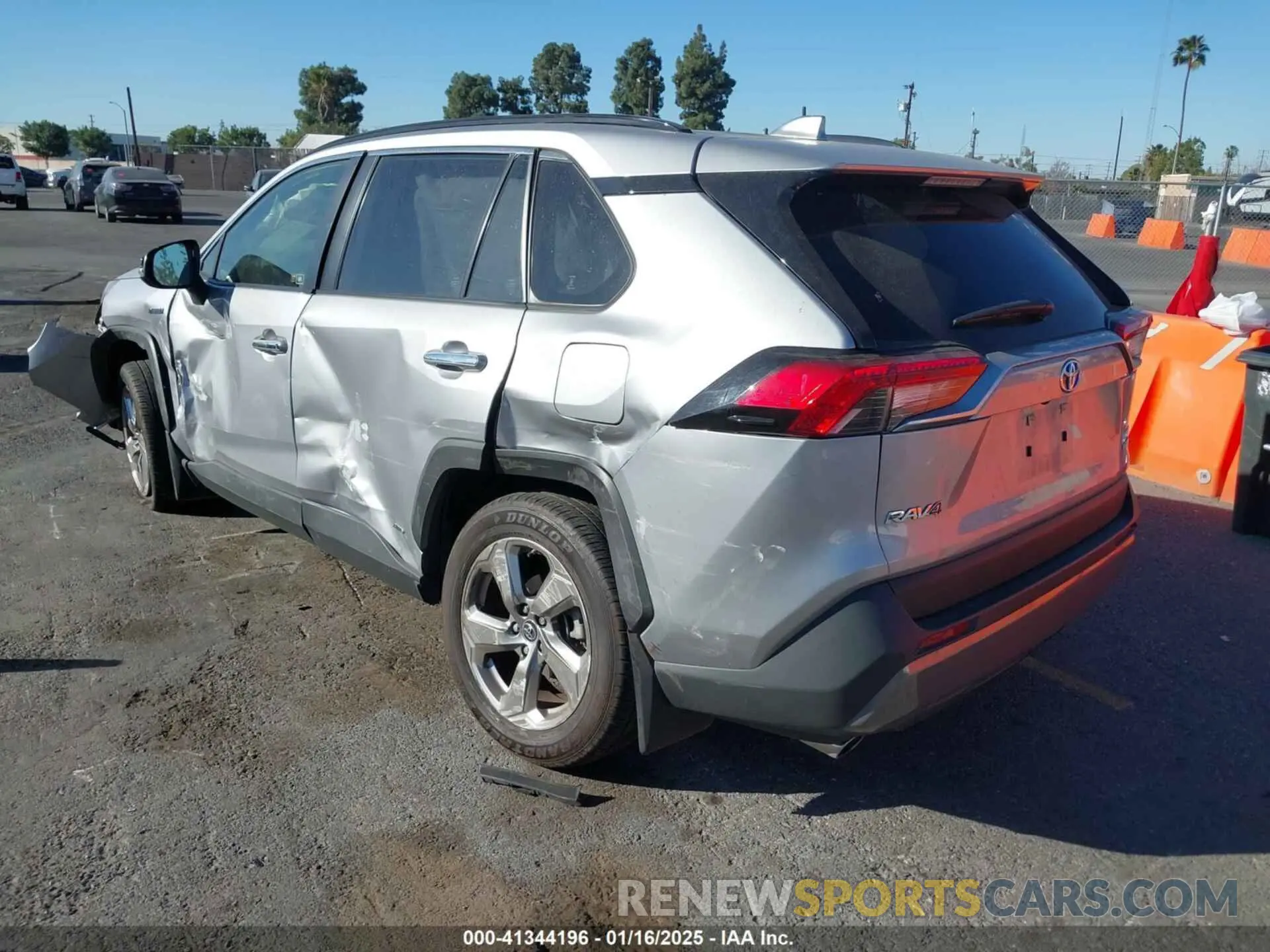 3 fotografías del automóvil dañado JTMDWRFV5KD007139 TOYOTA RAV4 HYBRID 2019