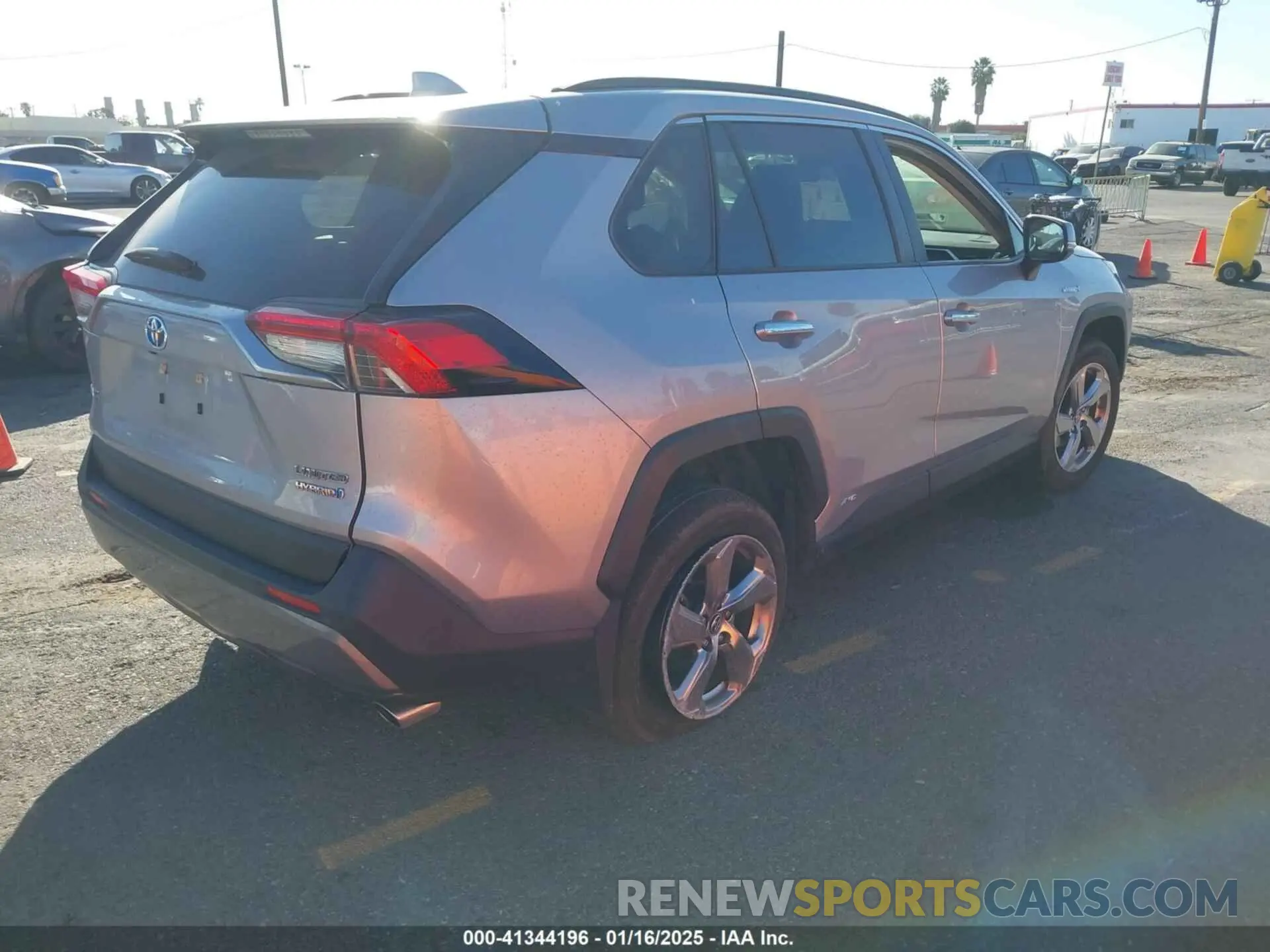 4 fotografías del automóvil dañado JTMDWRFV5KD007139 TOYOTA RAV4 HYBRID 2019
