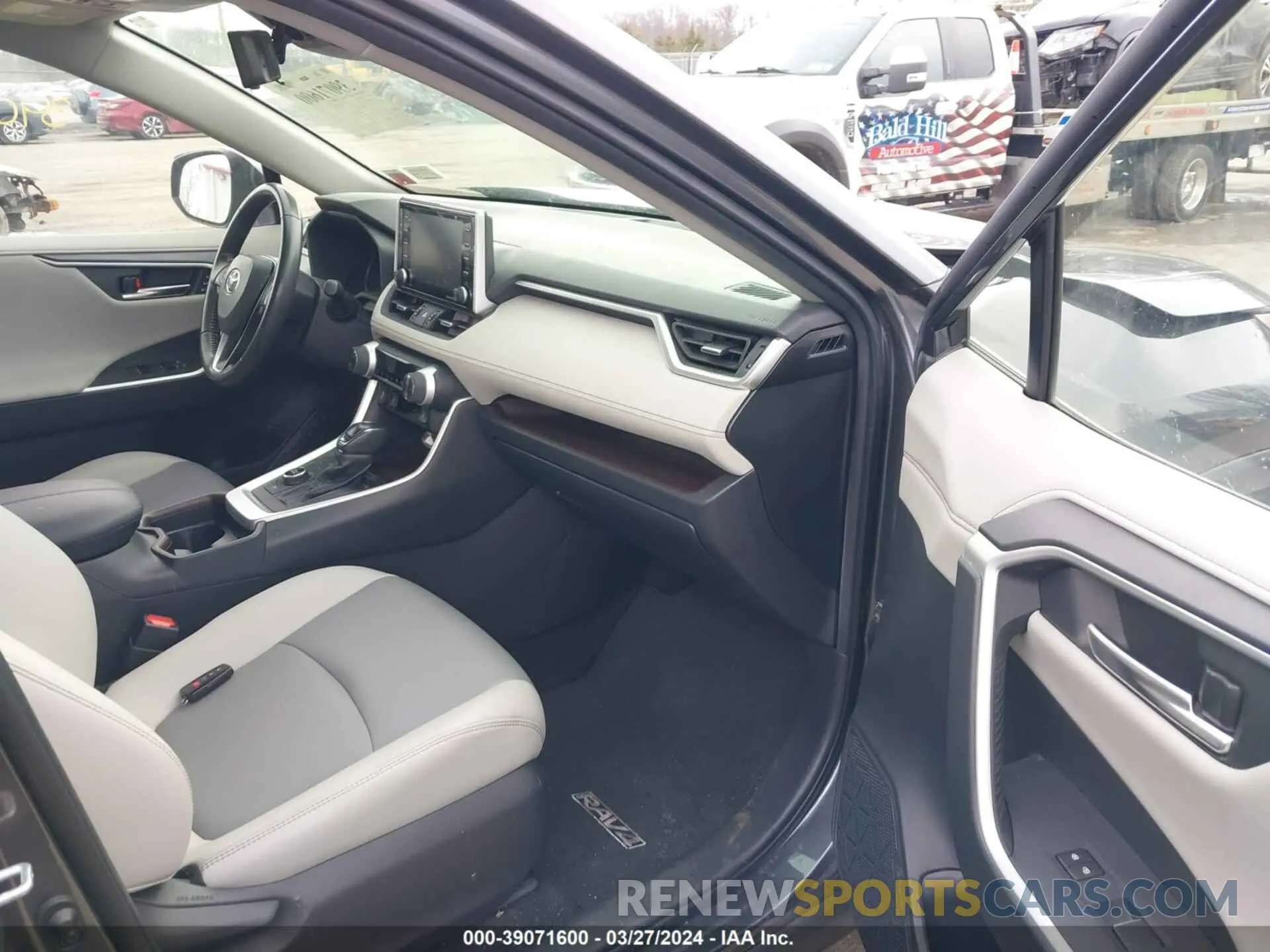 5 fotografías del automóvil dañado JTMDWRFV5KD027651 TOYOTA RAV4 HYBRID 2019