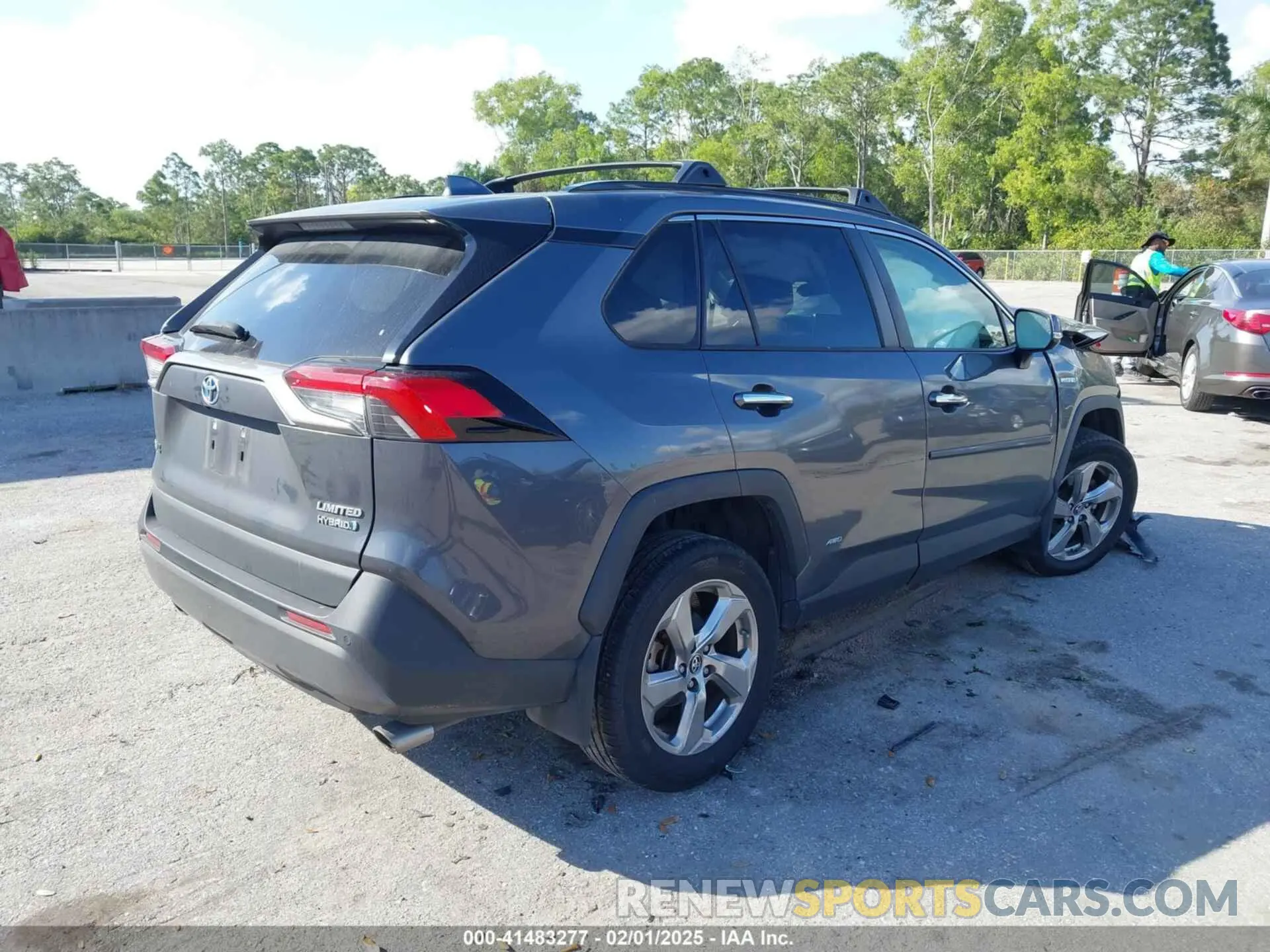 4 fotografías del automóvil dañado JTMDWRFV9KD503092 TOYOTA RAV4 HYBRID 2019