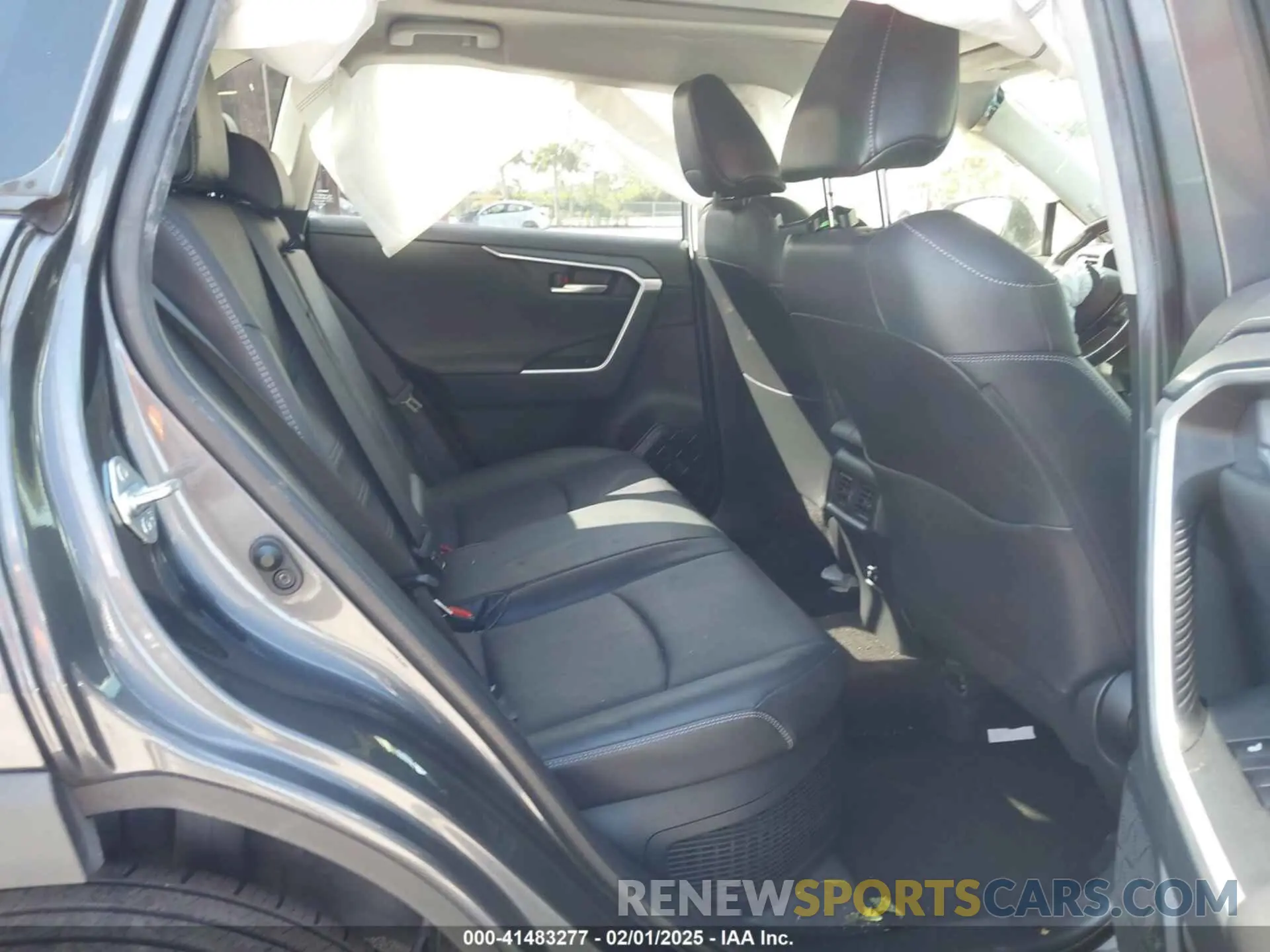 8 fotografías del automóvil dañado JTMDWRFV9KD503092 TOYOTA RAV4 HYBRID 2019
