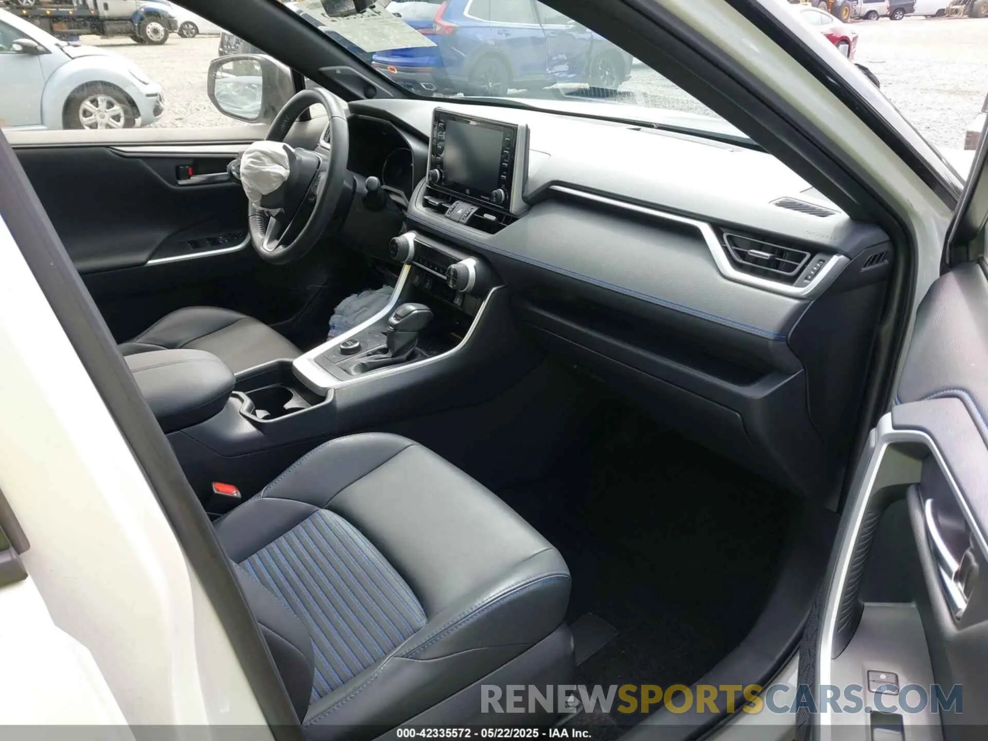 5 fotografías del automóvil dañado JTMEWRFV0KJ026624 TOYOTA RAV4 HYBRID 2019
