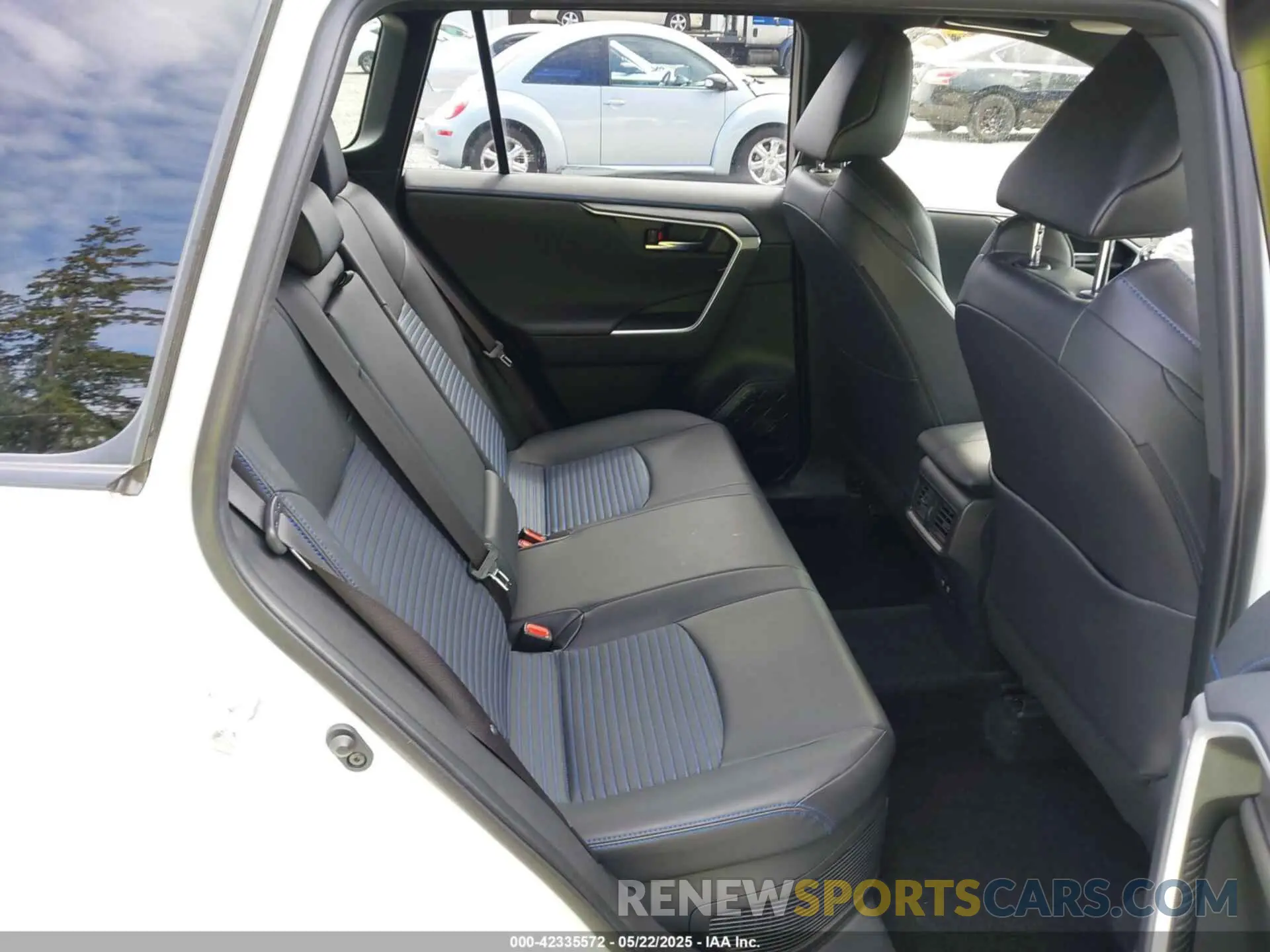 8 fotografías del automóvil dañado JTMEWRFV0KJ026624 TOYOTA RAV4 HYBRID 2019