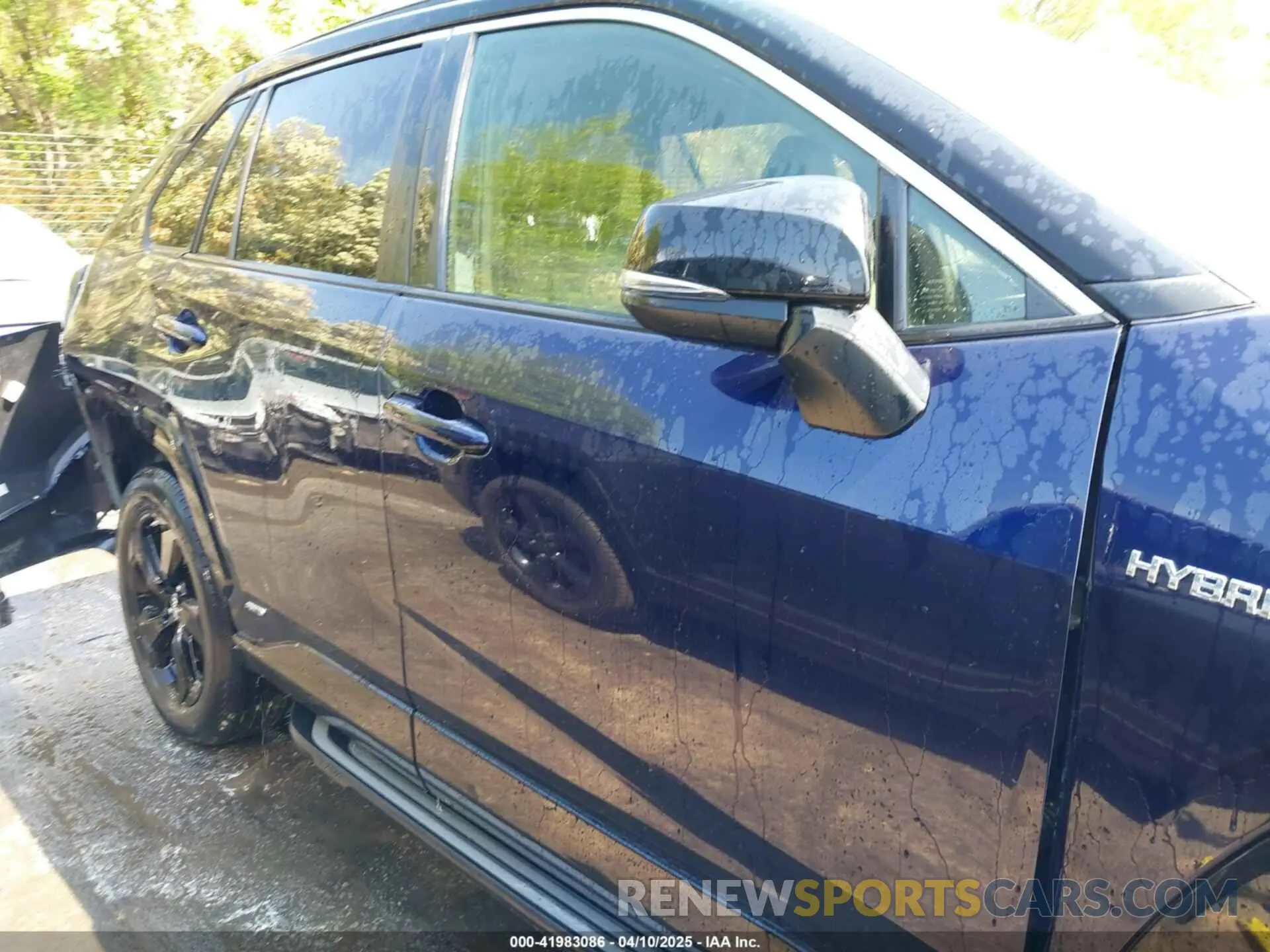 13 fotografías del automóvil dañado JTMEWRFV1KJ017043 TOYOTA RAV4 HYBRID 2019