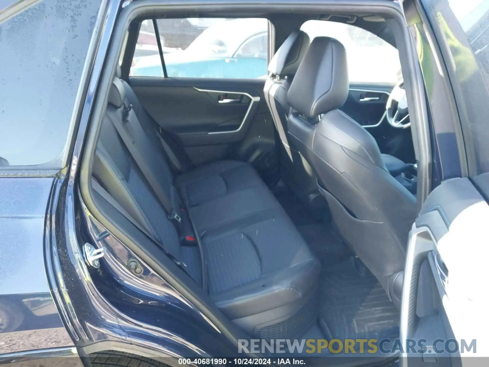 8 fotografías del automóvil dañado JTMEWRFV2KJ002390 TOYOTA RAV4 HYBRID 2019