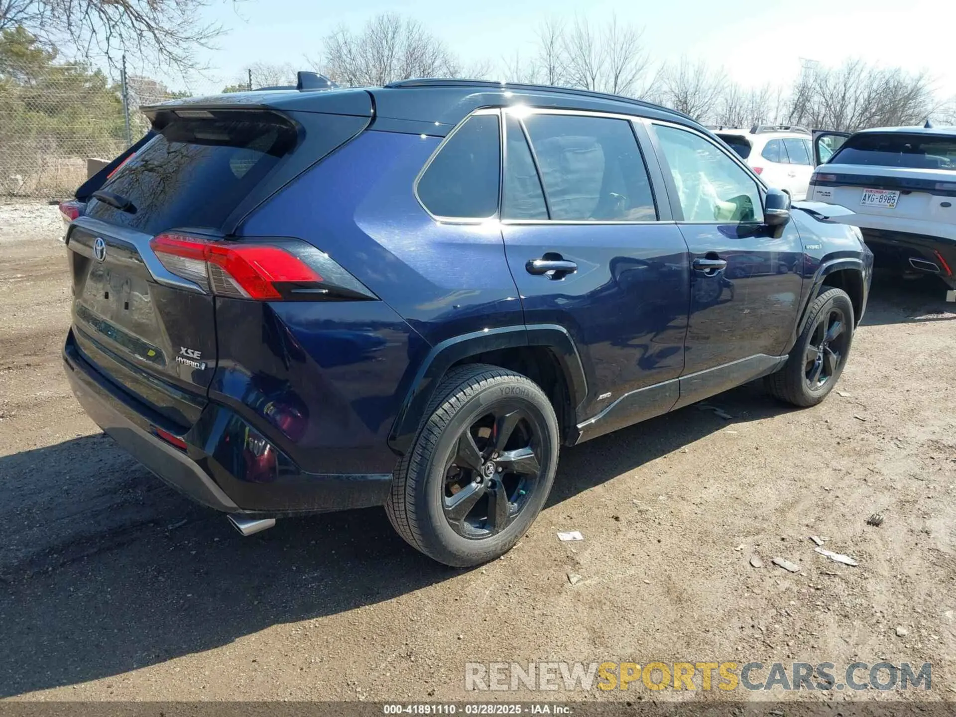 4 fotografías del automóvil dañado JTMEWRFV4KD508494 TOYOTA RAV4 HYBRID 2019