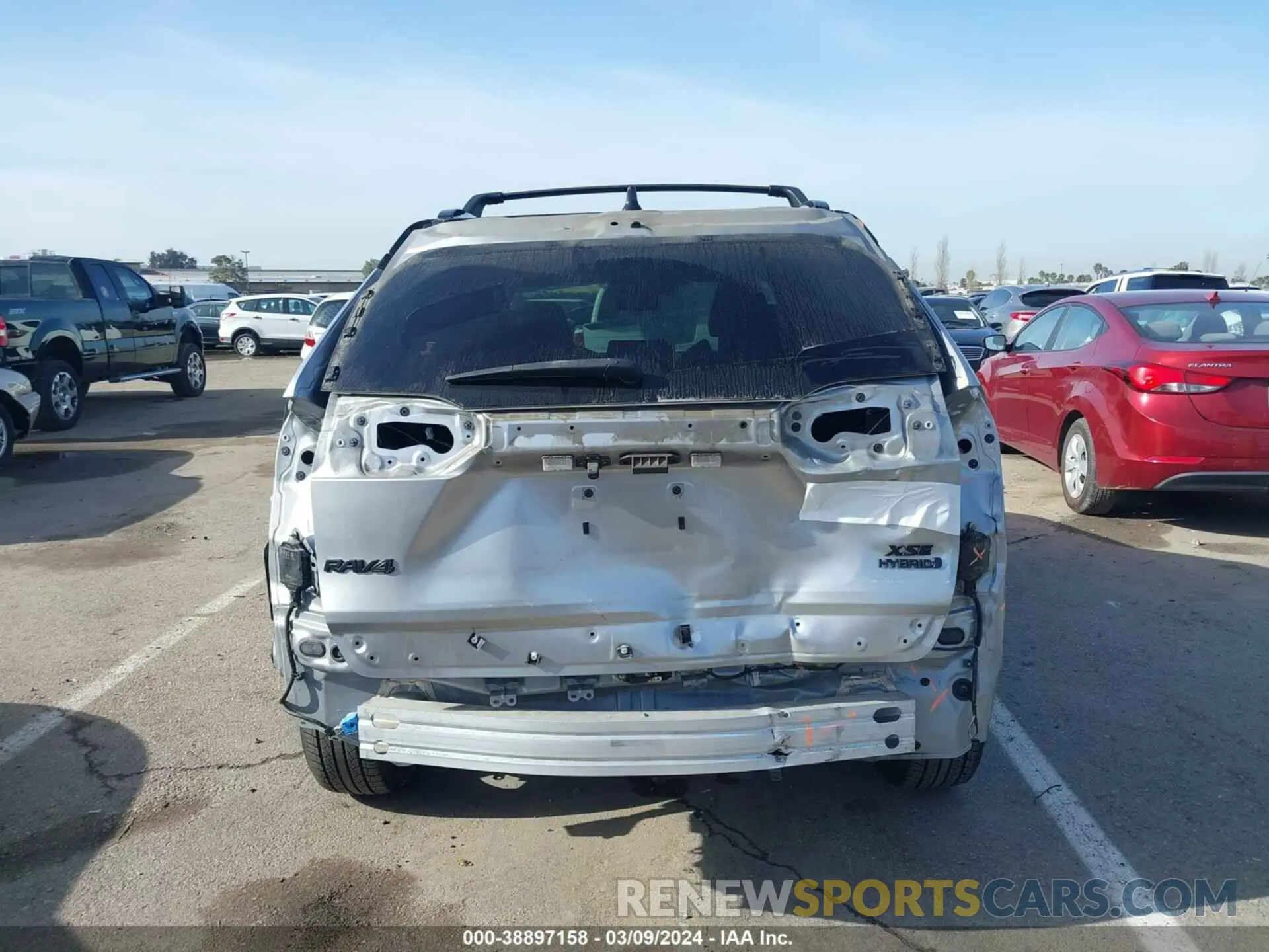 17 fotografías del automóvil dañado JTMEWRFV5KJ026912 TOYOTA RAV4 HYBRID 2019