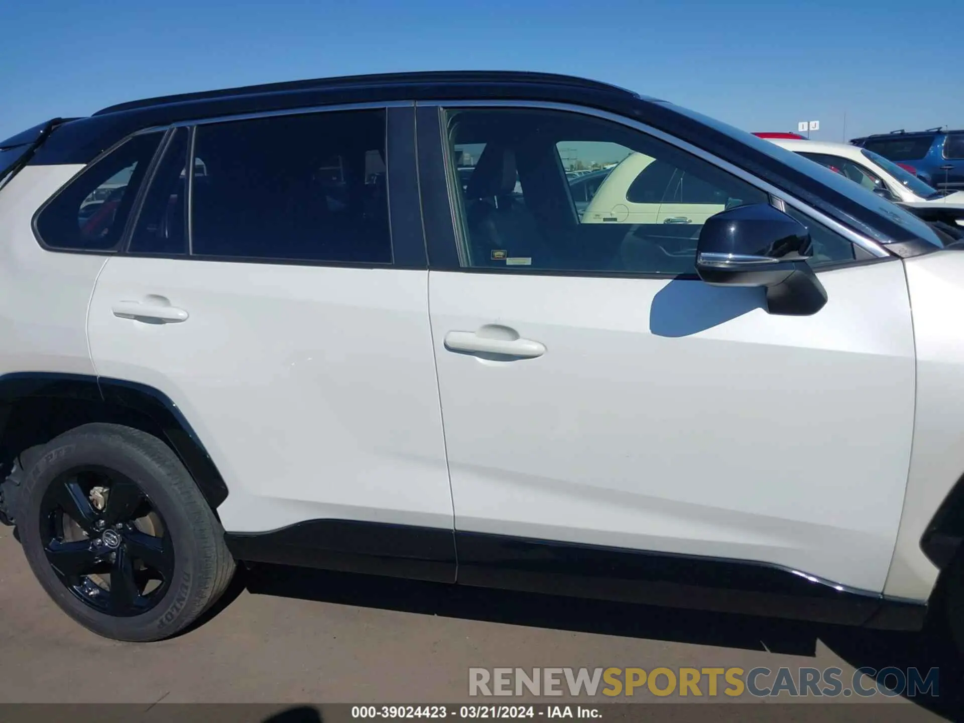 13 fotografías del automóvil dañado JTMEWRFV7KD506285 TOYOTA RAV4 HYBRID 2019