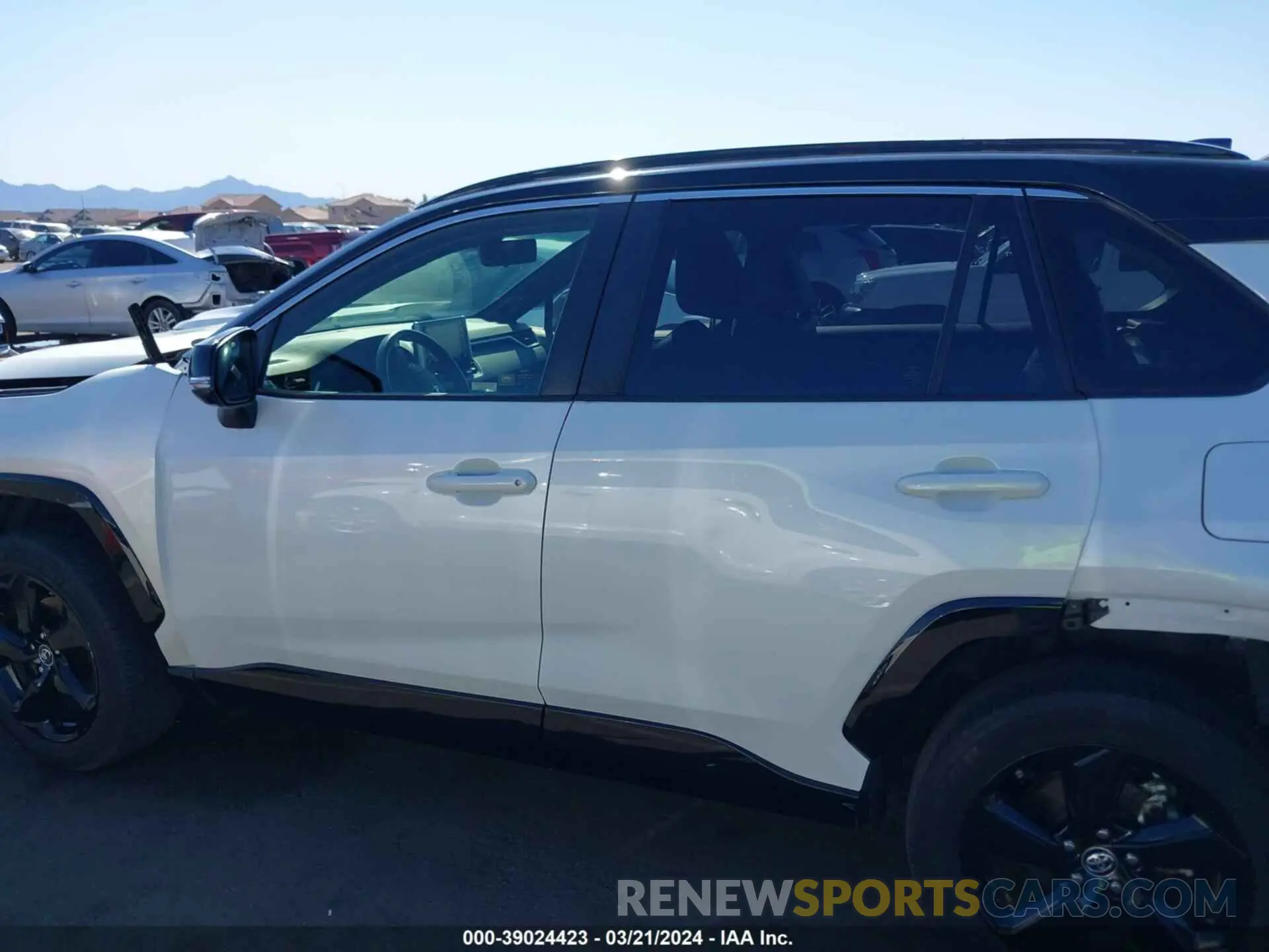 14 fotografías del automóvil dañado JTMEWRFV7KD506285 TOYOTA RAV4 HYBRID 2019