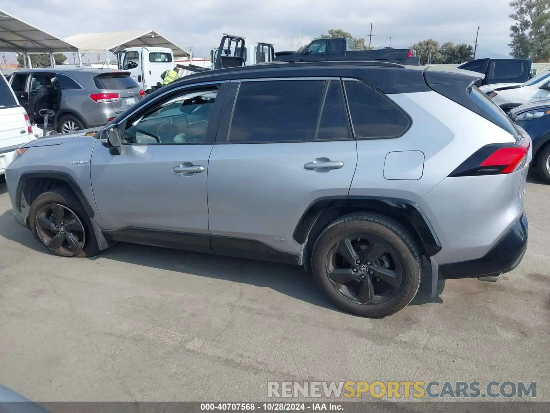 14 fotografías del automóvil dañado JTMEWRFV7KJ022912 TOYOTA RAV4 HYBRID 2019