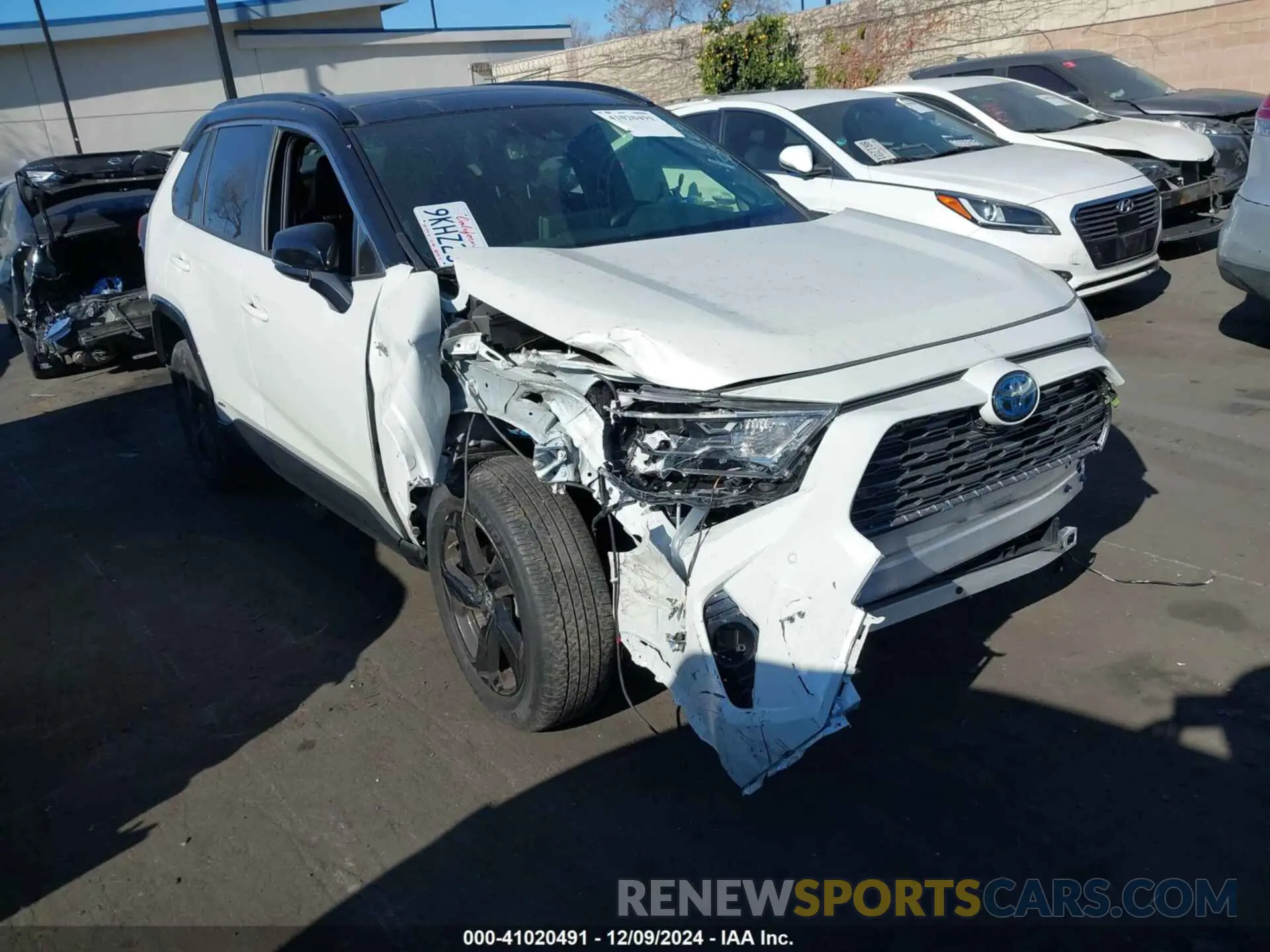 1 fotografías del automóvil dañado JTMEWRFVXKD505289 TOYOTA RAV4 HYBRID 2019