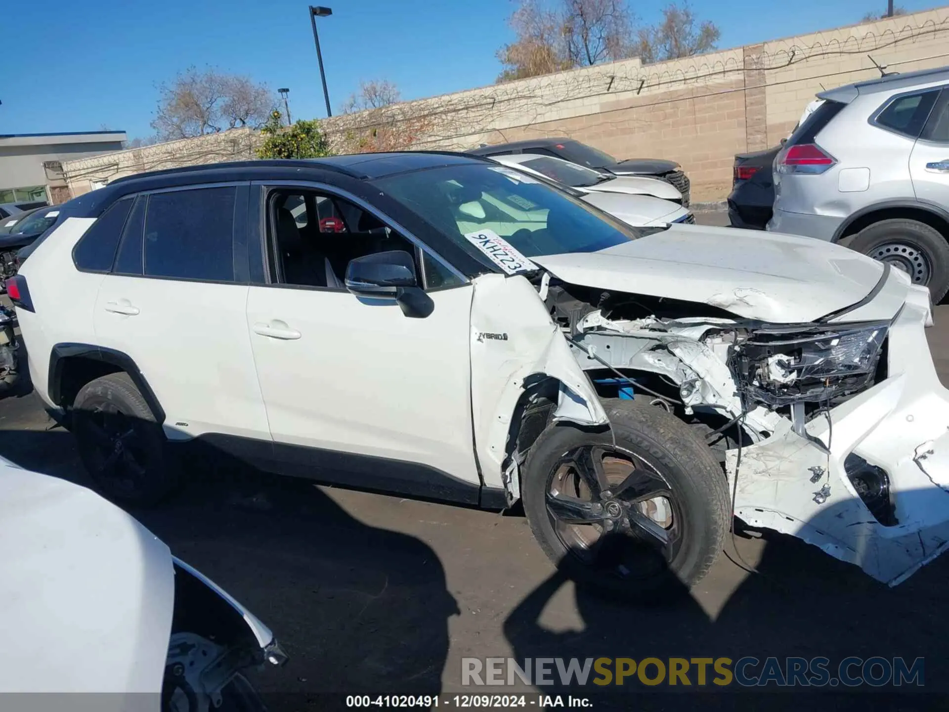 13 fotografías del automóvil dañado JTMEWRFVXKD505289 TOYOTA RAV4 HYBRID 2019