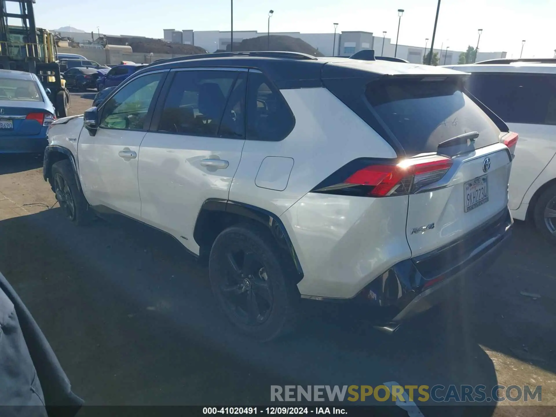 3 fotografías del automóvil dañado JTMEWRFVXKD505289 TOYOTA RAV4 HYBRID 2019