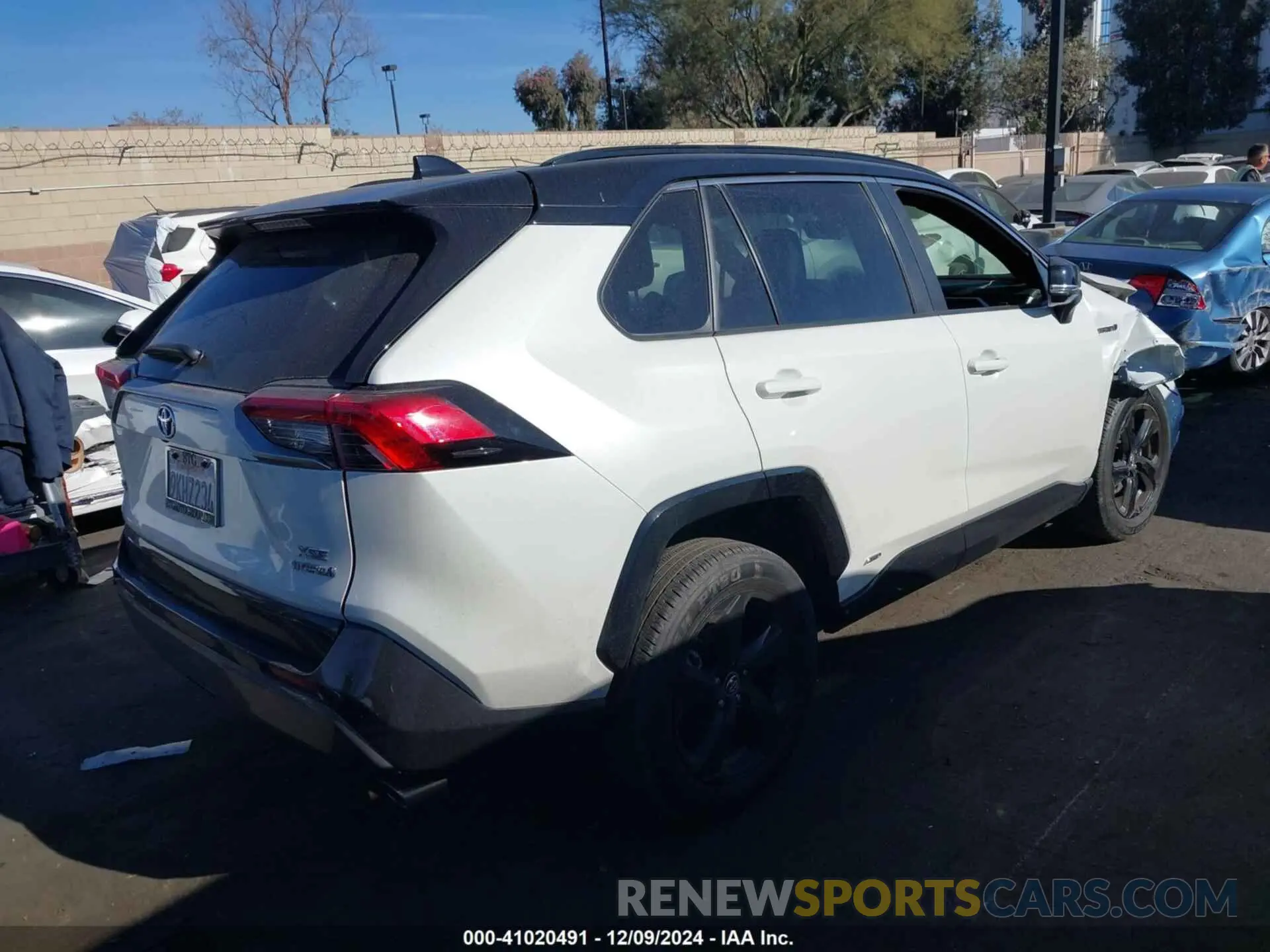 4 fotografías del automóvil dañado JTMEWRFVXKD505289 TOYOTA RAV4 HYBRID 2019