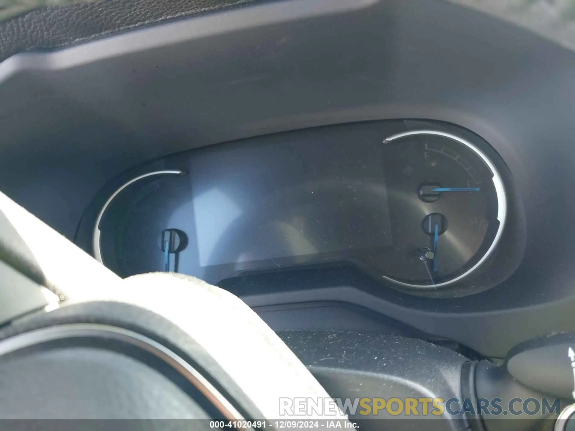 7 fotografías del automóvil dañado JTMEWRFVXKD505289 TOYOTA RAV4 HYBRID 2019