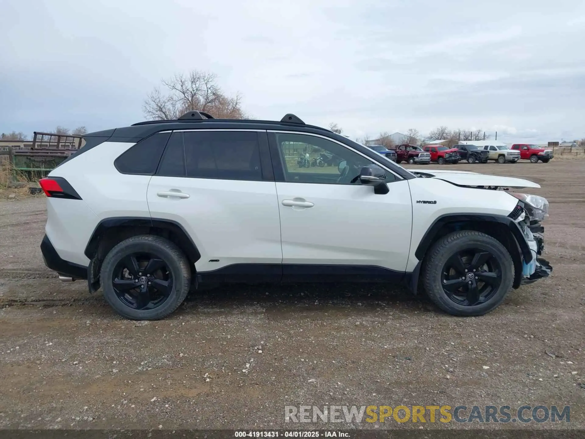 14 fotografías del automóvil dañado JTMEWRFVXKD511853 TOYOTA RAV4 HYBRID 2019