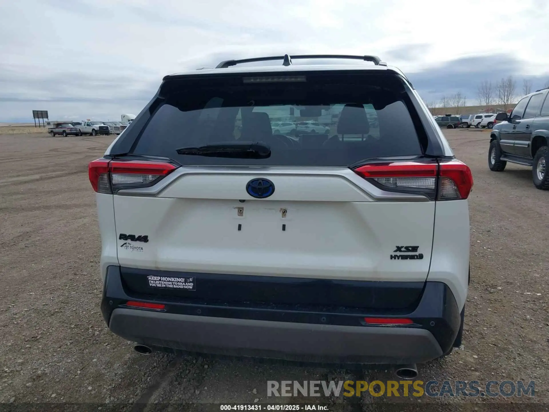 17 fotografías del automóvil dañado JTMEWRFVXKD511853 TOYOTA RAV4 HYBRID 2019